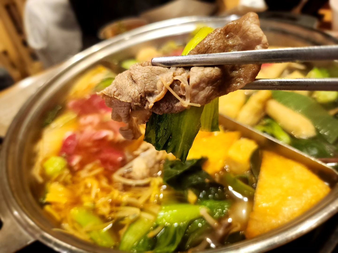 키즈존이 있는 맛있는 샤브샤브집 소담촌♡
신선한 야채와 월남쌈으로 배터지게 먹고 또 먹고~
소담촌 카페존에서 커피와 아이스크림으로 마무리.
매일 가고싶은곳♡

#협찬 #소담촌 #소담촌구산 #소담촌구산직영점 #구산역맛집 #구산역샤브샤브 #은평맛집추천
