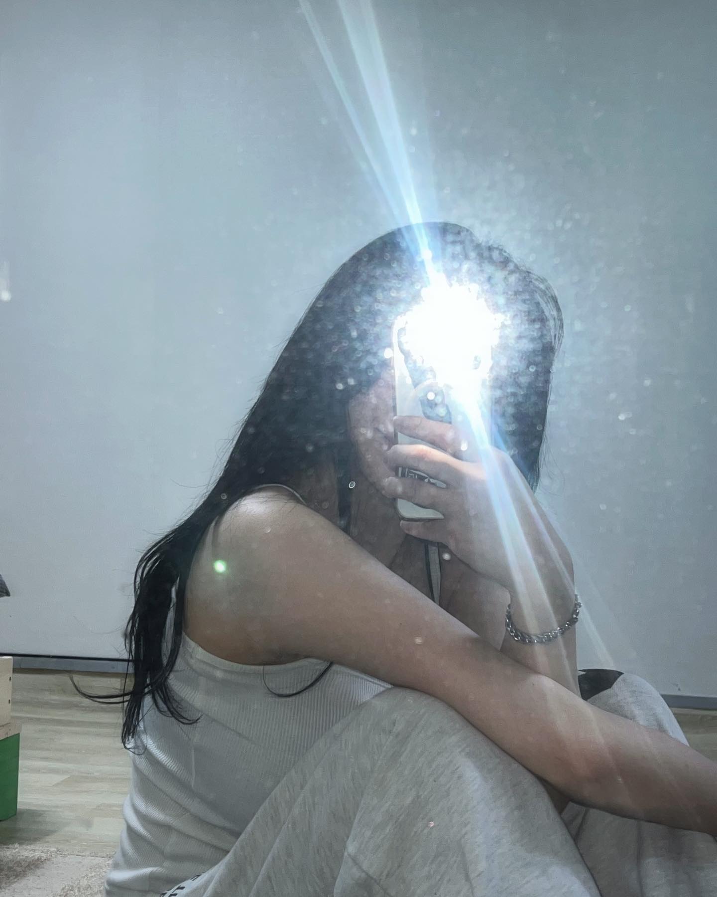 •••🗯️
