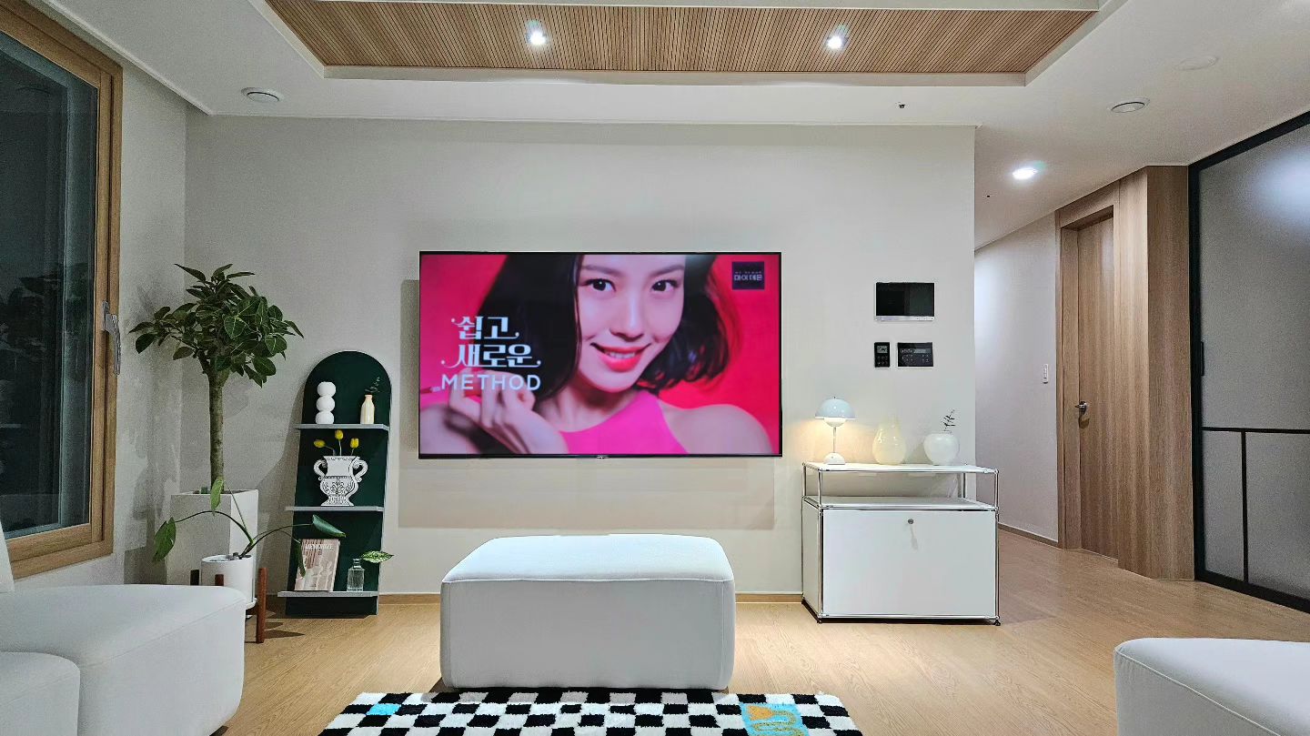 #협찬 

색조 전문 브랜드 메리쏘드가
새로운 광고 모델로 고민시를 발탁했습니다 🩷

메리쏘드 릴타투 벨벳 틴트는

- 입술에 차분하게 스며드는 재질 
- 각질 걱정 없이 매트한 립 표현 가능
- 크림처럼 부드럽게 발리는 틴트 입니다.

다양한 컬러로 나왔으니 기호에 맞게 
모두 메리쏘드 하세요 ,, 🩷 ദ്ദി˙◡･)

merythod_official

#고민시화장품 #고민시pick #메리쏘드 #merythod #메리쏘드CF인증샷 #메리쏘드인증샷이벤트 #메리쏘드이벤트 #색조브랜드 #메리쏘드틴트 #메리쏘드쿠션