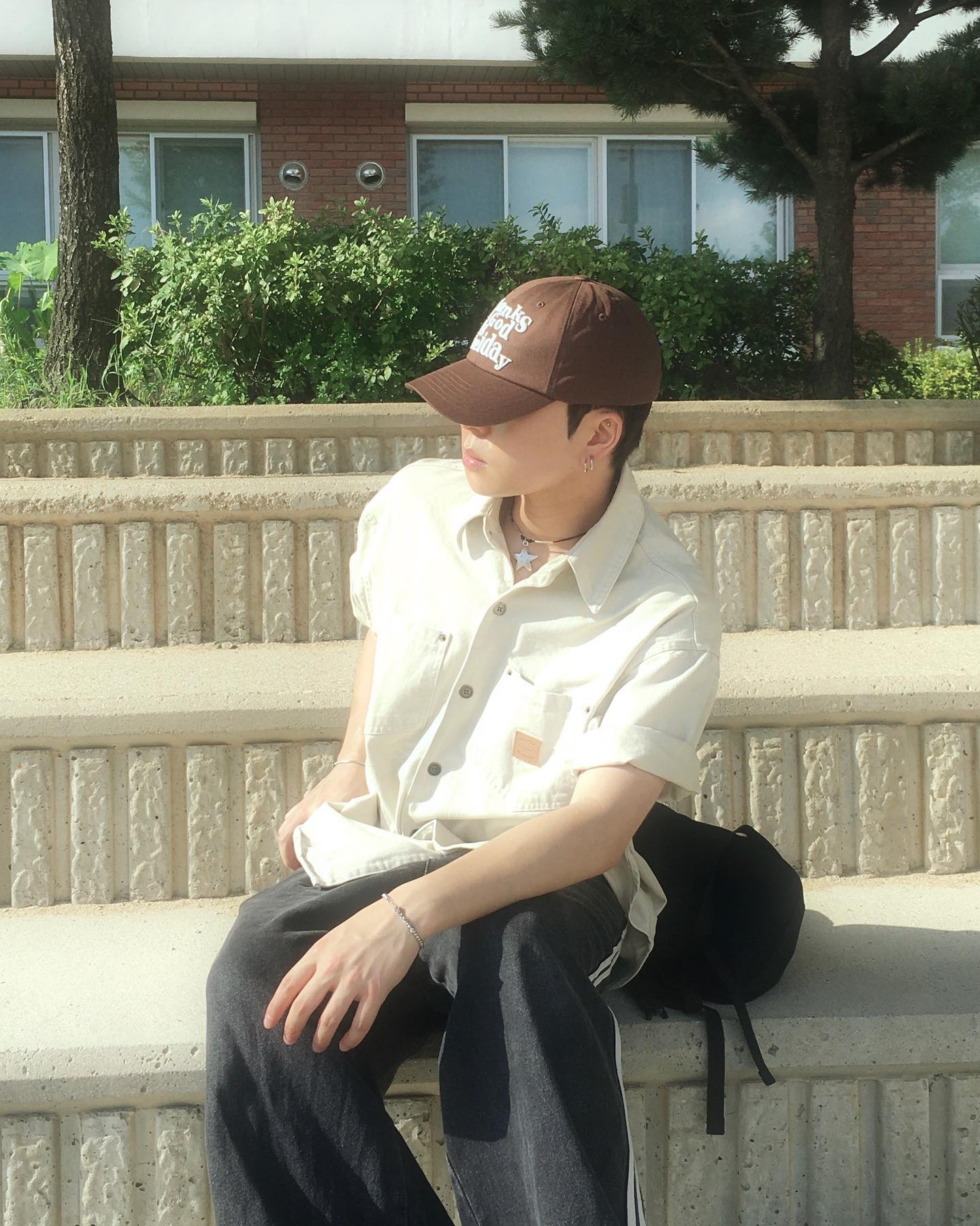 누구나 어울리는 깊이에 대두들도 잘 어울리는 모자 😋
모자를 평소에 안 쓰는 사람도 잘 어울리는 frei_official