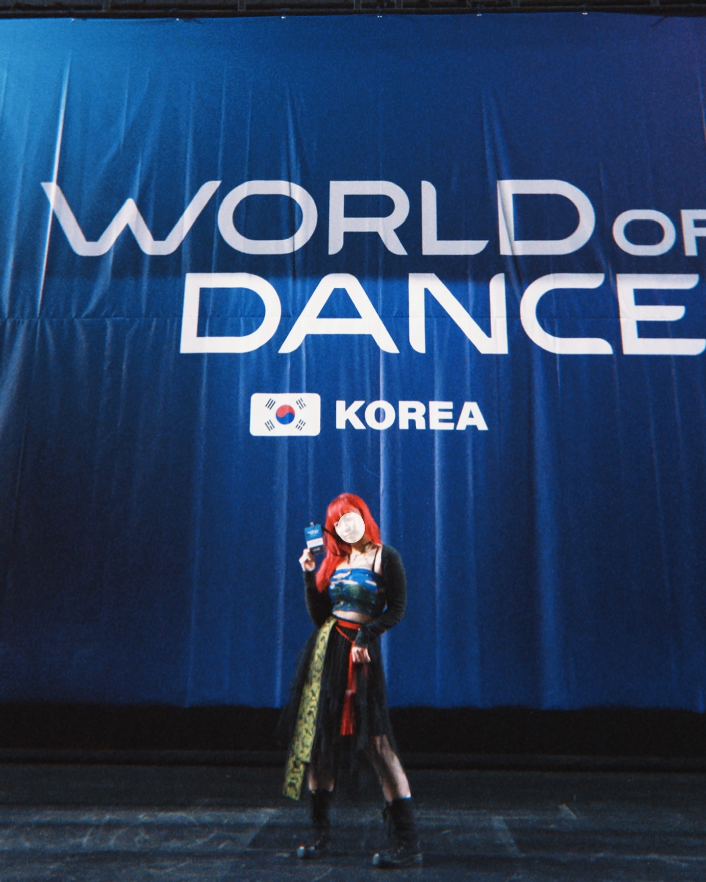 #WorldofDanceKorea
World of Dance Korea🇰🇷

7년 만에 다시 개최된 WOD Korea의 PM으로서의 시간은
힘든 점도 많았으나 정말 여러 가지를 배울 수 있는
너무나도 값진 시간이었습니다.

우선 이 모든 것을 경험할 수 있게 해준
worldofdance 에게 감사합니다.
많은 경험을 할 수 있게 기회를 주신
dave21xl tadashi_kagiya 에게도 항상 감사합니다.

처음에는 한국의 많은 댄서들과 만나 많은 교류를 하고 싶다는
생각으로 시작했었습니다. 한국의 댄서씬의 또 하나의 교류의
장을 만들고 싶다는 소망이 있었고, 이는 나중에 WOD Championship에 한국팀도 참여했으면 좋겠다는 바람으로도
발전했습니다.

또한 2년 정도 WOD와 협업해왔지만, WOD에서 진행하는
다양한 행사에 함께하고 싶었습니다.

이 행사를 준비하는 동안 정말 많은 사람들을 만나고 
다양한 업무를 경험하면서
댄서로서의 김유진뿐만 아니라 인간으로서의 김유진도
많이 성장할 수 있었던 기회였습니다.

3월에는 WOD Indonesia의 심사위원으로,
5월에는 일본에서의 워크샵을 가게되면서
해외 댄서들과 교류하며 기존의 제 시야를 확장할 수 있었고,

대관부터 시작해서 심사위원,MC,스태프 섭외,
참가신청서 및 자료 번역•제작•전송,
행사 포스터 제작, 판매, 협찬 제안, 행사용품 제작 및 렌탈,
참가자 및 관람객 CS, 참가자 파일 분류,
SNS 관리 및 홍보, 공연장 서류 제출 및 스태프 회의,
온갖 각종 미팅 준비 및 오프 미팅 진행 등
차마 나열할 수 없는 행사의 A to Z 모두
PM이 저 혼자뿐이었기에 다 제 손을 거쳐가야 했습니다.
그러다보니 제가 가진 능력을 총동원하고
부족한 부분을 채워가며 매일매일을 보냈던 것 같습니다.

심사위원 제안을 받아주시고, 긴 시간 동안 심사해주셨던
liakimhappy haenihaenihaeni iamkalvinkim bboy_woosung rachoispaceman 선생님들께 감사드립니다🙇🏼‍♀️❤️ 기획이 처음인지라 많이 부족했을텐데도 칭찬 많이 해주시고 좋은 말씀 많이 해주셔서 정말 감사드립니다🙏🏻

뒤에서 행사가 무사히 잘 진행될 수 있도록
같이 고생해준 우리 어벤져스 현장 스태프들❤️‍🔥
dahui_doublex _.anz.__ kyl_xxbw j_c_yong he0_rang_e zooeun.min zu.enaa_snoop tellme6_6  ukk_man 
김유진이 진행하는 거니까 믿고 한다는 말을 해줘서 고마워요🥹 정말 든든했고, 여러분과 함께할 수 있어 영광이었습니다🔥

WOD KOREA 2024의 무대 영상을 담아주신
항상 믿고 맡기는 eunsu_ya_99 님💚
이화 동문과 함께 행사를 만들어나갈 수 있다는 것에
감사했습니다. 저흰 아직 일이 남았지만,, 감사해요🥹💚

나의 최고의 MC s._.won_02 🎤
행사 한 달 전 두 명이나 펑크나서 갑작스럽게 부탁했는데도
끝까지 최선을 다해 성실하게 그리고 잘 해줘서 고마워🥹🙏🏻

행사 사진을 멋지게 찍어주신 kang_heesan 님📸
메모어 사진 출사 소모임으로 만나뵌지 오래되지 않았는데도
너무나 흔쾌히 섭외에 응해주셔서 감사했습니다🙇🏼‍♀️
더 챙겨드렸어야 하는데 나중에 꼭 보답할게요🥹🙏🏻

행사 준비할 때 비즈니스적인 부분에서 많은 조언을 주셨던
0hoonie 님 정말 감사드려요🥹🙏🏻
어렵거나 힘든 일 있을 때마다 많이 찡찡거렸는데
다 받아주시고 도와주셔서 감사했습니다🙇🏼‍♀️
매주 메모어 라운지에서 작업할 때마다 나름 재밌었어요!
좋은 공간에서 작업할 수 있게 해주신 것도 감사드립니다☺️

함께 행사 준비해 준 일본 스태프 katekokate tomomi_11_22 상! 고생많으셨고 다시 만나서 반가웠어요☺️ 같이 익선동 나들이도 재밌었어요! 다음 달에 또 만나요🙌🏻🔥

이외에도 행사를 위해 많은 도움 주신
삼성홀 관계자 분들 ecc_samsunghall , 조명•음향•댄스 플로어 감독님들management_visionlight_ent , DM으로 홍보 도와주고 정보 알려줬던 나의 친구들 모두에게 감사합니다🙇🏼‍♀️

World of Dance Korea 2024를 위해서
도움주신 많은 분들께 감사드립니다.
앞으로 안무가 REDJIN으로서의 모습으로 다시 찾아뵙겠습니다!
감사합니다🇰🇷