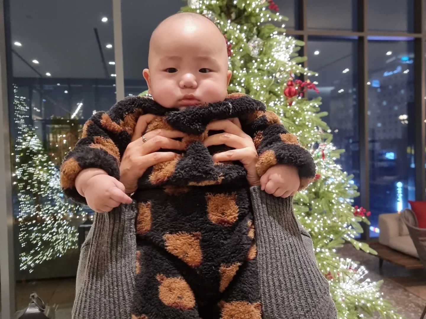 크리스마스 선물같은 그녀와 연말 데이뚜🎄
서담이랑 함께하겠다고 만날때마다 멋진 코스짜오는분🩵💙
광명에 이렇게 멋지고 맛있는곳이 있다니 
다음엔 호캉스✨️ 스노우빌리지도 가봅시다❣️👶👭

.
.
.
#라까사호텔
#메리_버블_크리스마스 
#트리맛집
#라까사키친
#광명데이트