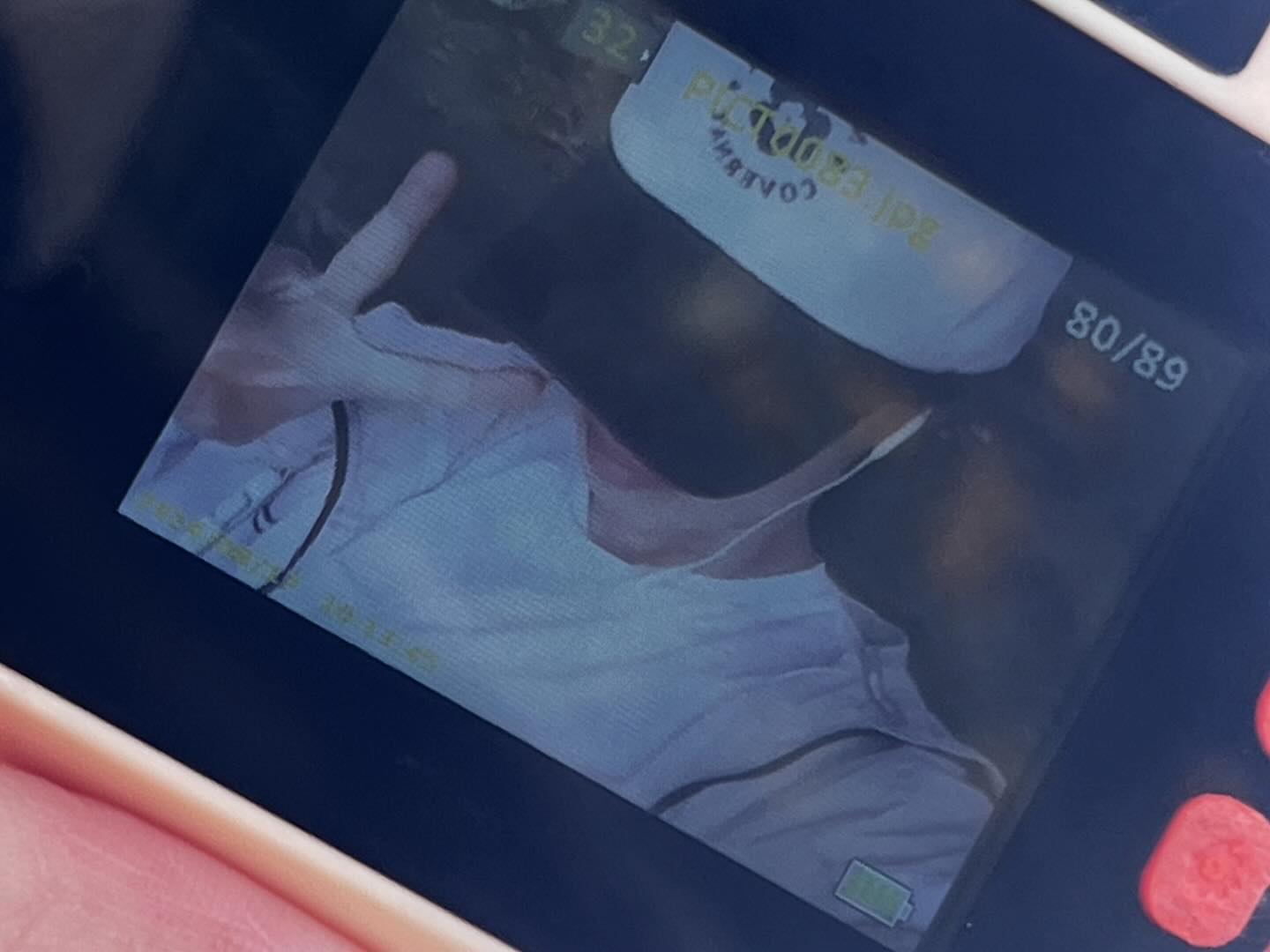 오랜만에 수진이 없이,, 🐶😡⛰️
다른 길로도 가보겠다고 겁도 없이 앞만 보고 가다가 5초 정도 숨과 시간이 멈췄었다. 
분명 길 같았는데,,,,,산속에 덩그러니👤
하지만 현실부정찬스로 극-뽁🧡하고 무사히 하산.
오늘로 정복이야. 나 길 다 알아!!!✌🏻

⭐️오늘의 등산 교훈⭐️
벌레 기피제를 까먹지 말자.
어..?싶을 때 멈추고 돌아가는 게 가장 빠르고 현명하다😉
역시 산은 기부니 조타🧡
