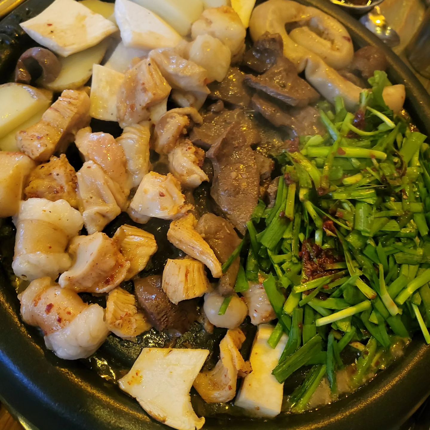 #곱창 #곱창모듬구이 #특양 #특양모듬구이 #대창 #염통 #창고밥🍳 #소주 #새로 #청하 #맛집 #부천맛집 #부천시청역맛집 #맛스타그램 #맞팔 #술스타그램 #술팔 #곱창고