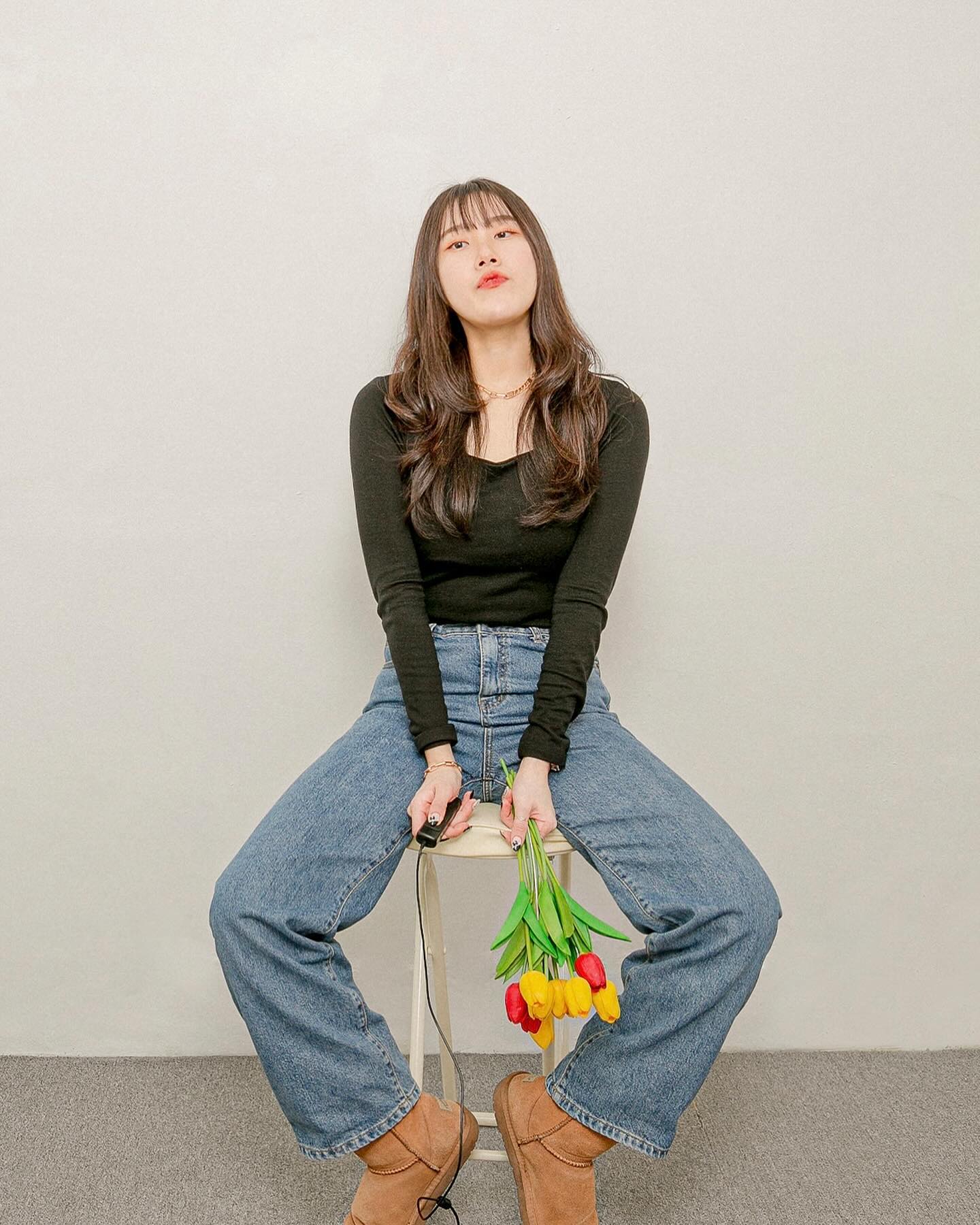 #협찬 pppstudio_official_ 

새해 기념 25살 첫 촬영하기💐

혼자서 첫 셀프스튜디오 촬영이여서 
설렘반 걱정반이였는데 나온 결과물 만족🤍

자신한테 어울리는 웜톤/쿨톤 선택 가능하고~
실내사진뿐만 아니라 야외스냅도 촬영가능한
자연스러운 보정맛집 대구 두류역 스튜디오✨

ppp studio에서 촬영하러 고고!!

#pppstudio #피피피스튜디오 #셀프스튜디오 #셀프사진관 #셀프촬영 #대구사진관 #대구촬영 #촬영스튜디오 #새해 #버킷리스트 #셀프사진 #selfie