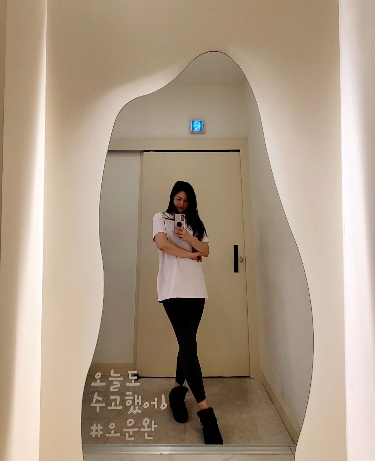 오랜만에 헬스장..
방학이 너무 길었다... ㅜㅜ
거의 두달치는 그냥 날린듯. 
남은 기간동안 열심히 운동해야지!!