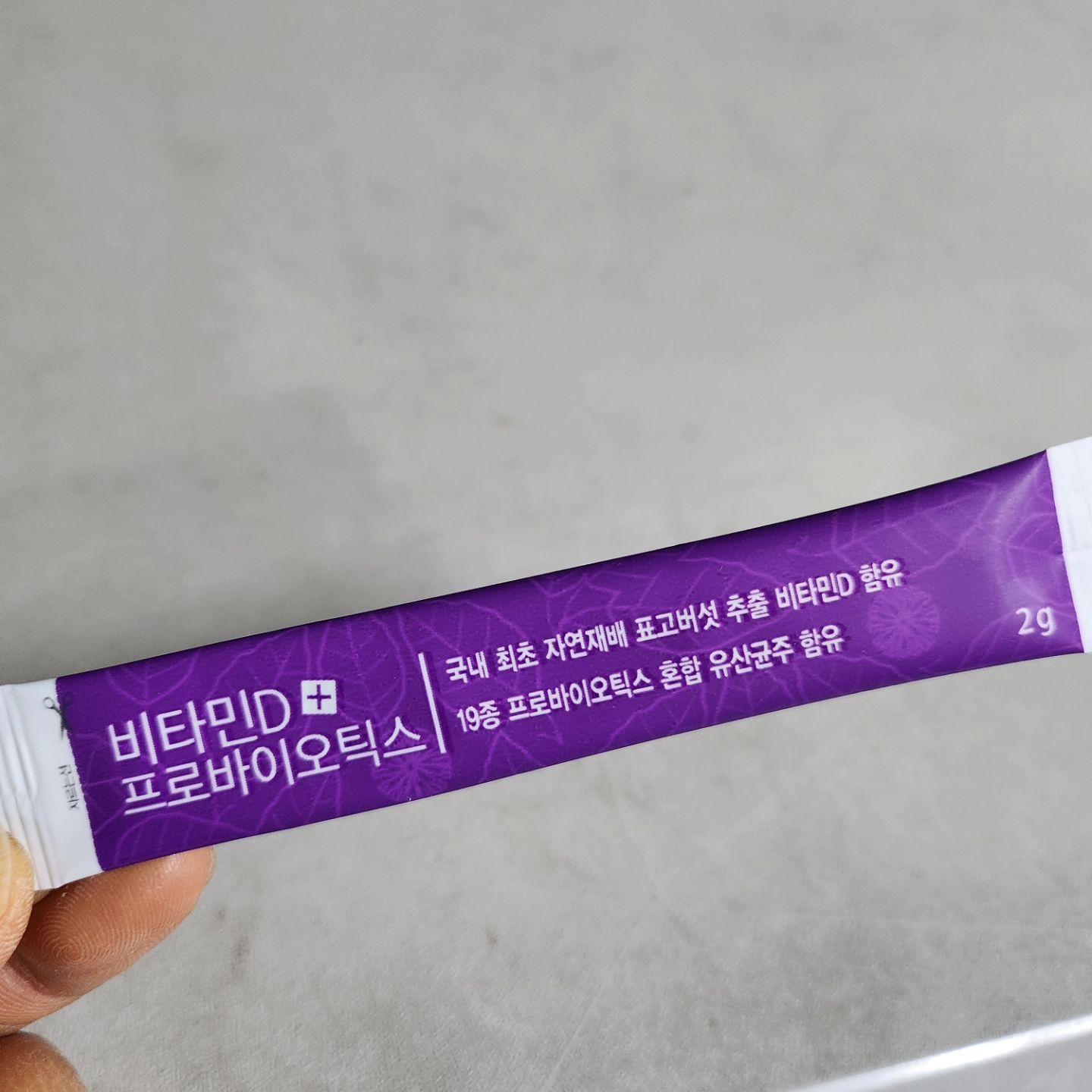 요즘 햇님보기 힘들어서 비타민d먹어요. 먹은날과 안먹는날이 컨디션이 다르네요.  비타민d주사를 맞긴 싫어서요. 유산균까지 들어있어서 완전 좋음좋음~지구를지키는 비타민, 이벤트참여했드니 리유저블백도 받고 천스토리12개 한팩도 받고 좋아요~naturalstory_official
