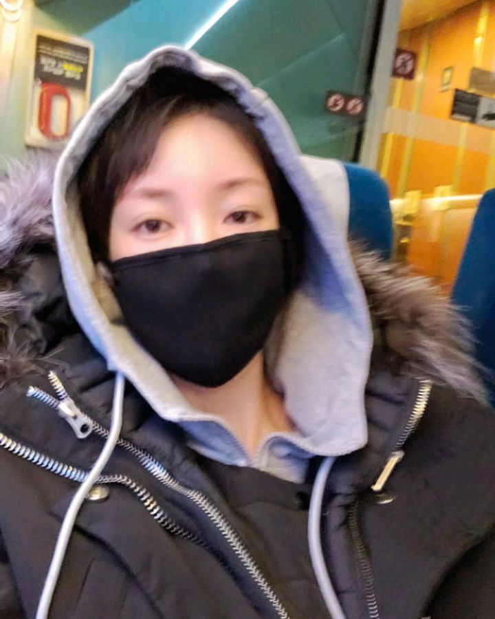 #ktx #부산 가는길..🚝
어제 #남산 #하얏트호텔 에서 일하구 오후 3시쯤 부터 잠자다 
오늘 낮 3시 기차표도 취소하고., 4시까지 푹자고 일어나니 살듯., 컨디션 굿굿~!! 

새벽부터 안압도 높아져 잘 안보이고 온 몸이 춥고 몸살 걸린 듯 아프다., 다행히 다들 너무 잘해줘서 물 흐르듯~~ 아주 잘., 
일~~ 끝내고., 집에 와 한숨 푹~자고 나니 🌱되 살아난 듯💗

🚝🚝🚝 다시 표 끊어 부산 가는 길.,ㅎ

언제 가나.. 너무 힘들다 생각했..었는데.. 
의외로 출발하니 #여행 가는 거 같아.. 기분은 상쾌💕

Ktx도 한가해서 굿굿 😘
근데..파랑이만 이렇게 추운거야..💦🧊❄️❄️ 힛~~ 
하루만에 얼굴이.. 해골 되버린..힝🥺🥺

..
어제 마지막 #건배사 하신 ., #mbti 슈퍼 #i 라 하시던 #대상 타신 분에~ 슈퍼아이 답게 짧은 건배사~!!
#건강이최고다 🙏👍 란., 말이 왜 이리 와 닿 는지..🥺

#아빠퇴원 #축하드려요 💕
잘~  관리 하시길.,🙏 제발 건강 하시길.,🙏
동생 고마웡♡  고생했오♡ 

당연하게 행복한 하루되시길 바래요~💖😊 . 
#travel #beautiful #dream 
.
버킷리스트 죽기전에 꼭 하고픈😇 
세계여행 세계일주 🤗
#day #happy #daily
#선팔맞팔 #맞팔 
고고 바로 놀러갈께요~~~🤗😇
.
#좋반 #맞팔 #job #mc #팔로우 #3f4f #fff #likeforlikes #ınstagood #daily #ootd