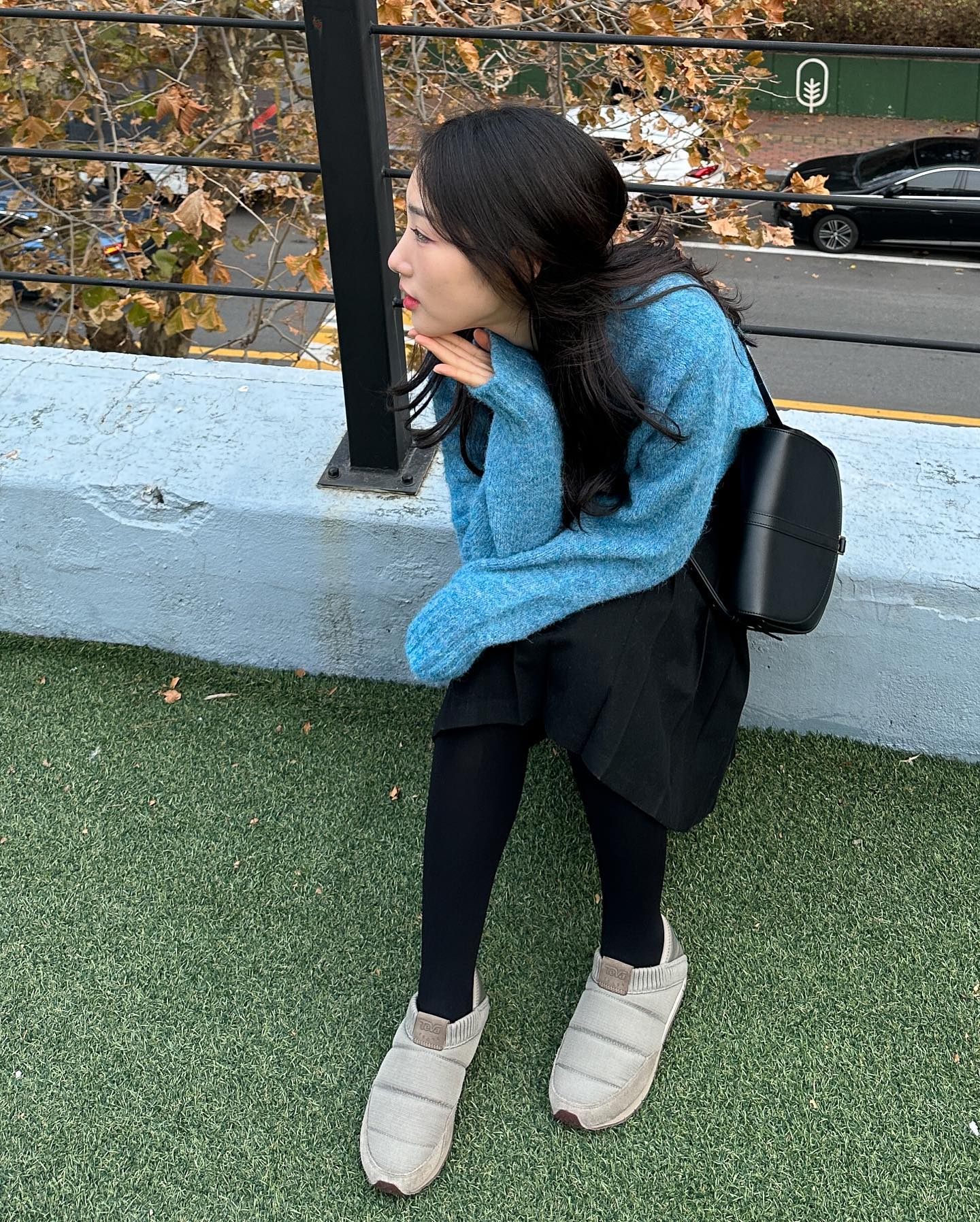 어제 간만에 따뜻해서 행복했는데 👀.. 진짜 겨울이 오려나봐요 ❄️ 다들 감기 조심해요 … 🥺