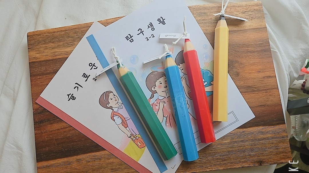 #레트로캔들
90년대느낌으로 캔들을 만들어봤어요.
빈티지한 느낌이 어릴적 생각이나네요