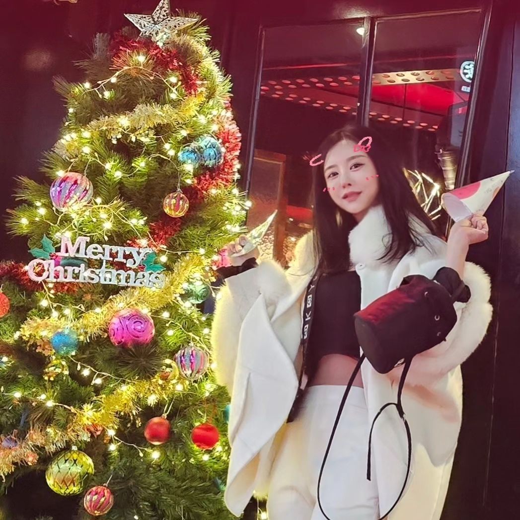 Mᴇʀʀʏ Cʜʀɪsᴛᴍᴀs🎄

사실 23일 사딘📷
저러구 다니다 몸살남ㅋㅋㅋ
내팅구 생일축하해😚
다들 트리 피드있길래 나도 뒷북🧚‍♀️💜

.
.
.
#트리샷 #메리크리스마스 #사실은방콕중✨️