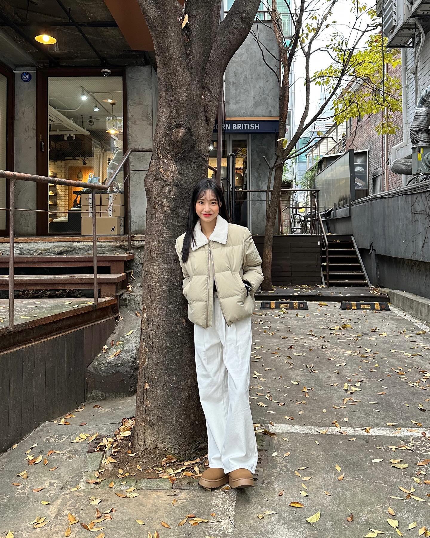 오오랜만에 올리는 🫧🫧

투웨이 ➕털부착➕가벼운데 심지어 따듯한❗️
그런 패딩을 입어봤습니다

일단 남들이랑 똑같이 입기 싫은분들 추천
가벼운데 따듯했으면 좋겠다 하는 분들도 추천

그냥 사세요 귀여워 보이는건 덤 ☃️
-
#광고 #마인드브릿지 #mindbridge #패딩 #OOTD #겨울코디 
mindbridge_kr