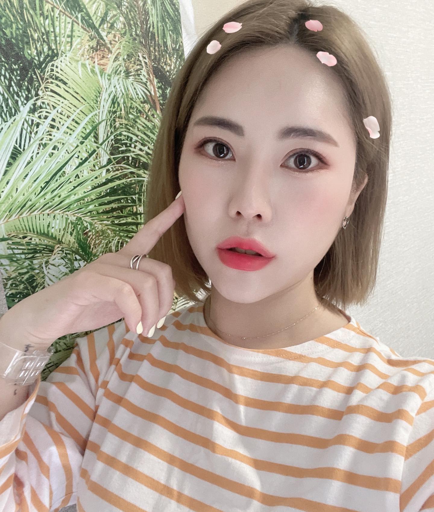 작년에 화장 씨게 하고 다녔었네 😂
#셀카#셀피#단발병