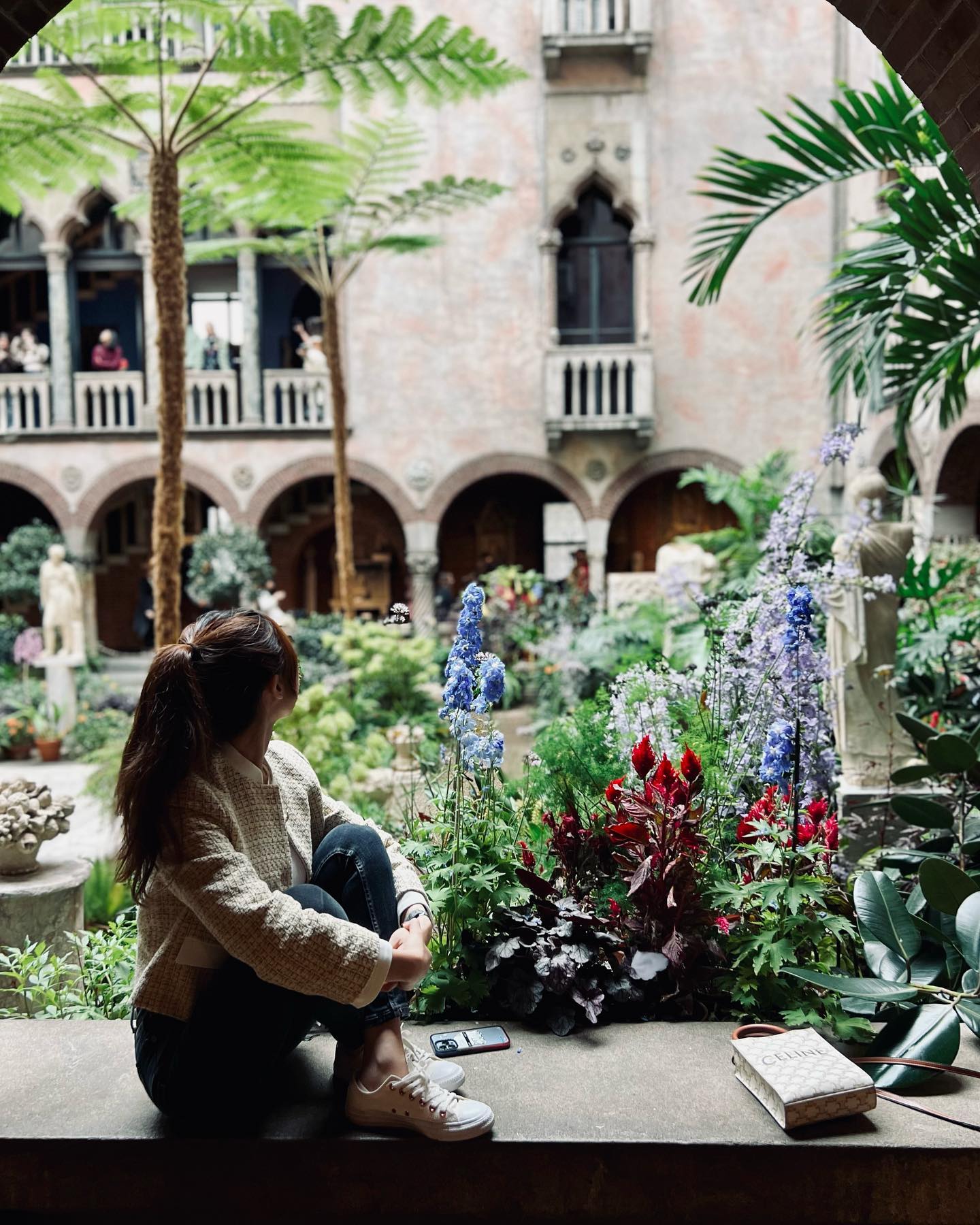 my favorite place in boston—the gardner museum—is where history’s biggest art heist occurred. And as netflix states, “gentleman, this is a robbery.”

To this day, the gardner museum still has empty frames on it’s walls. Truly a unique experience for those interested in history, arts, culture, and true crime.

#boston #bostonterriers #fenwaypark