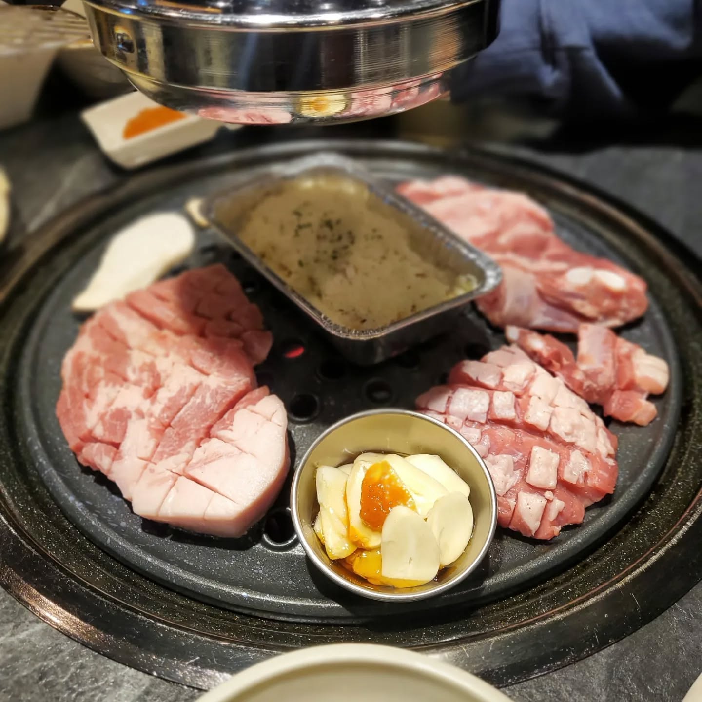 #오목교고기집 #사랑방꽃갈비오목교역점 
#사랑방꽃갈비 #망고갈비 #스지조개탕 #경장육슬
#소주맥주3000원 #무한리필라면 #맞팔선팔 
#먹방스타그램 #먹팔하면맞팔