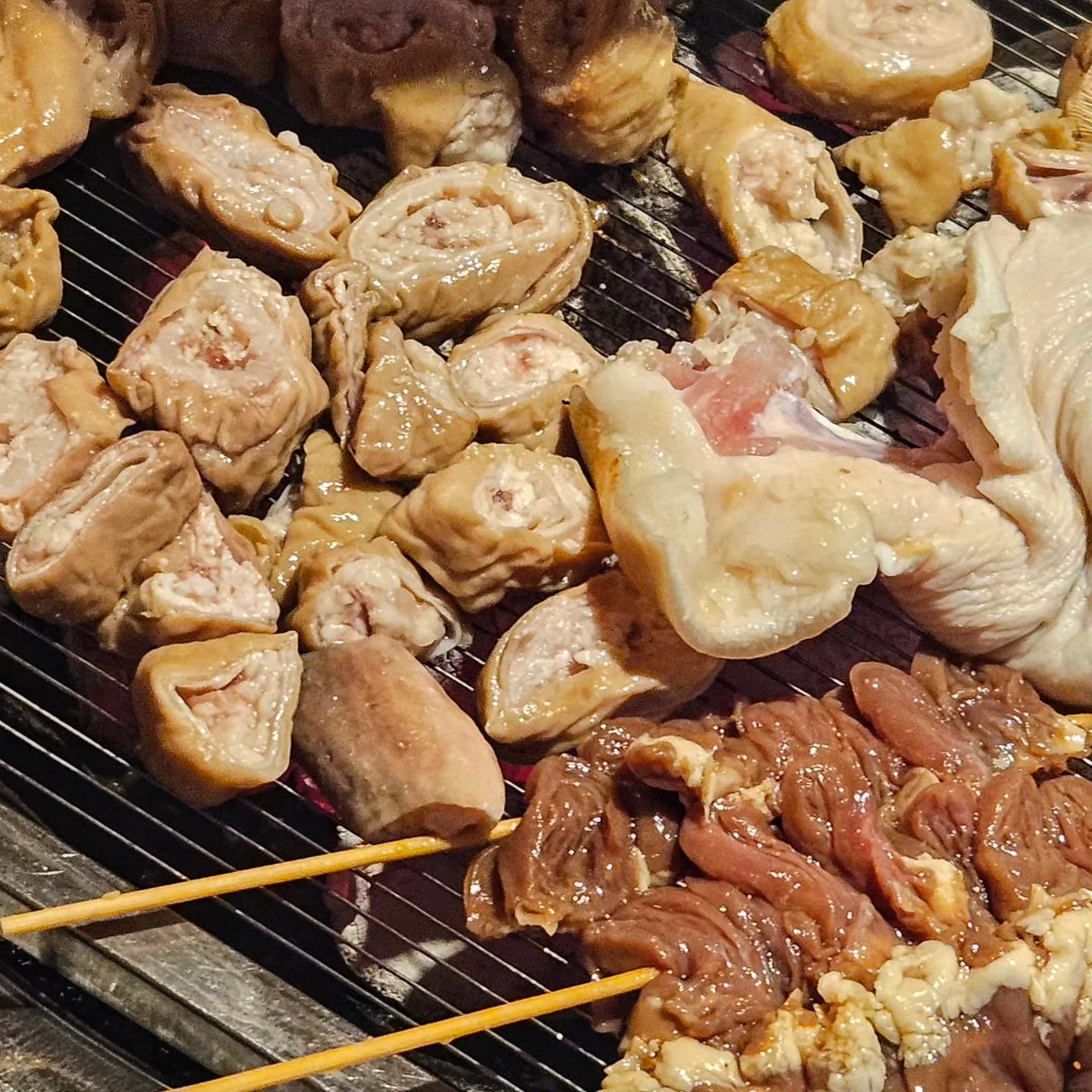 #세종나성동맛집 #신대구막창나성점

벌써 3번째 방문 👍

월요일 연가쓰고 저녁은 대전에서 태영생막창 먹자! 했는데 파토나서 세종 #신대구막창 으로~ 

그래도 좋은점은 연가를 썻드니 6시 전에 올수 있어서 웨이팅을 안했다는거 😏
역시나 맛있는 막창 굿굿 (염통꼬치는 비추~)

맛저녁 사주셔서 감사합니당 🙇‍♀️

#막창직먹직찍 #먹스타그램 #먹스타 #직먹직찍 #막창스타그램 #나성동맛집 #세종맛집 #세종나성동맛집 #막장 #소금돼지꼬리 #돼지꼬리 #갈매기살 #염통꼬치