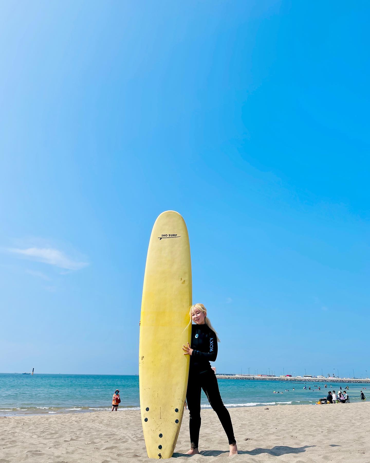 서핑 모음집🏄‍♂️
1. 21.07. 제주 이호테우
2. 21.08. 제주 이호테우 
3. 22.06. 강릉 (히든서프)
4. 22.07. 제주 월정리
5. 22.08. 양양 서피비치
6. 22.08. 양양 서피비치 
7. 22.09. 강릉 (히든서프)
8,9. 22.09. 영상 (히든서프)
10. 갓성비 서핑 여행 정산

21년 6월 양양에서 시작해서 제주 한달살이 때 잠시 취미였던 서핑!🏄‍♀️ 중문에서도 몇 번 탔는데 사진이 하나도 없당,,🥺
지난번에 구강외과 의사샘이 수술 스트레스를 서핑이랑 웨이크보드로 푸신다는 걸 듣고 서핑에 다시 흥미가 생겼다🏄‍♂️
하이드로포일 서핑(물 위를 공중으로 떠다니는 서핑)을 추천해주셨는데 기회가 되면 내년에 새로 도전해봐야짓✧٩(•́⌄•́๑)و ✧