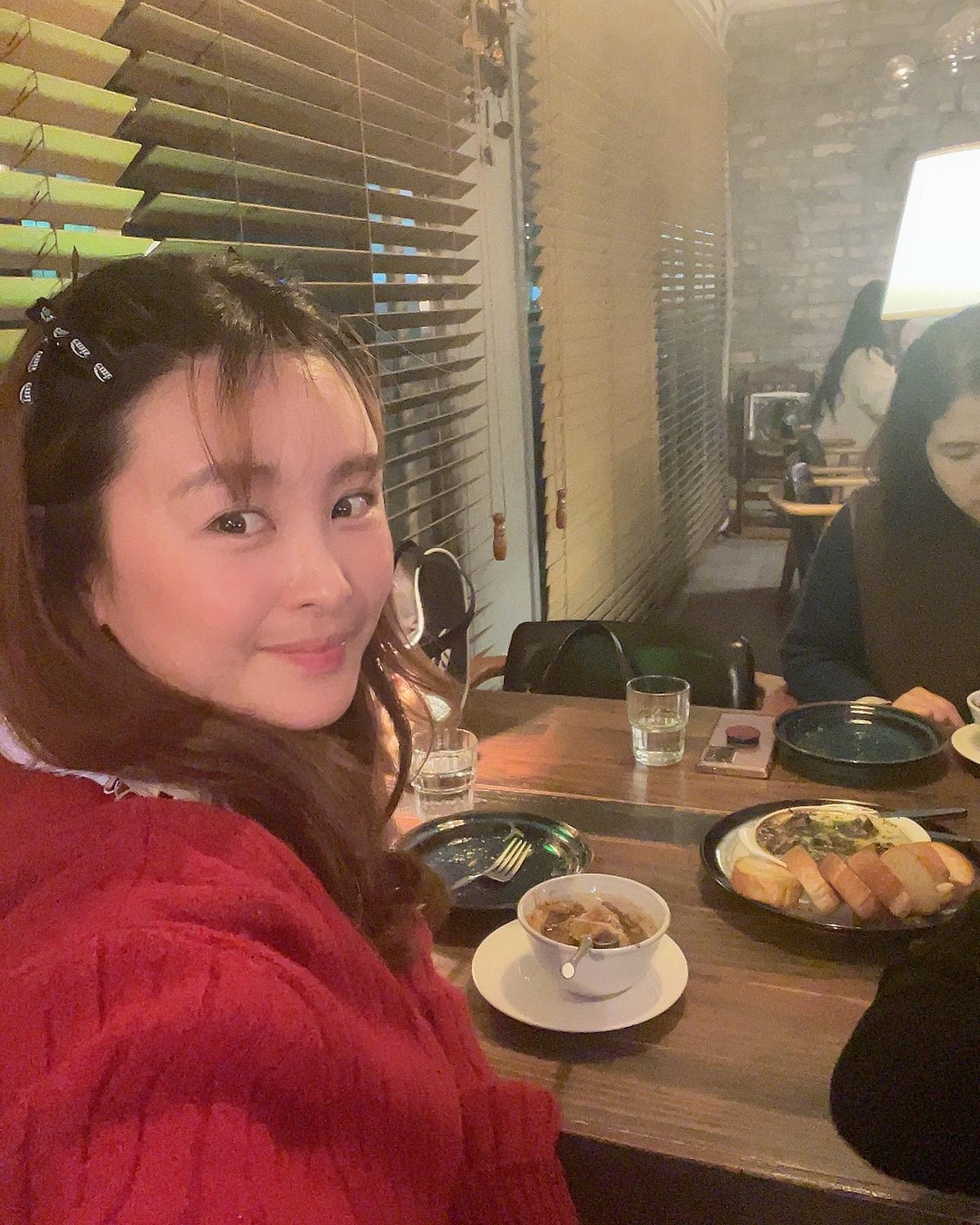 연말분위기 물씬나는 이곳,
축하하기 디너타임🩵

덕분에 넘넘 맛닜는 저녁
감사해욤🍽️🤍

남 황홀한 프랑스 가정식
좋은사람들과 함께해서 더 행복했어요

스윗드림🤍

#르쁠라 
#연말분위기물씬 
#좋은사람들과좋은시간 
#프랑스가정식🇫🇷 
#디너코스요리 
#소띠맘🐮