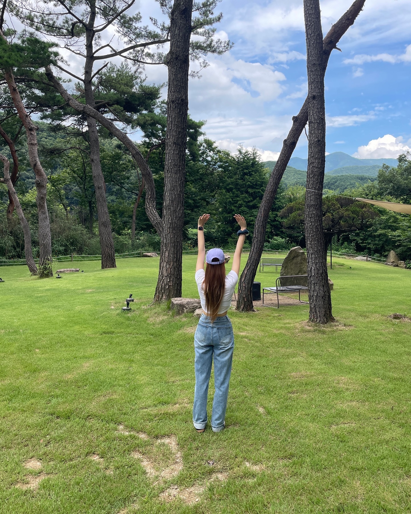 🧑🏻👩🏻‍🦰🌳