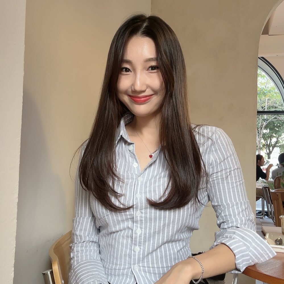 휴가 끝난거 실화니 ..!! 
어제의 나 웃다가 광대아프게 재미있었지
아직도 아픈듯... 😝😝 

마지막 날까지 알차게 쉬었다📝
기운 충전 완료🤩🤍😄❤️
음식- 채광- 분위기 모두 완벽해,, 

오운완 하고 오출완까지 가쥬아~^_^

#수요팅
#연휴시작했다연휴끝났다  #순삭 #휴가 
#운동#운동녀#헬스하는여자 #오늘이두#이두삼두 #이두운동#운스타그램#운동복 #운동기록#운동하는직장인
