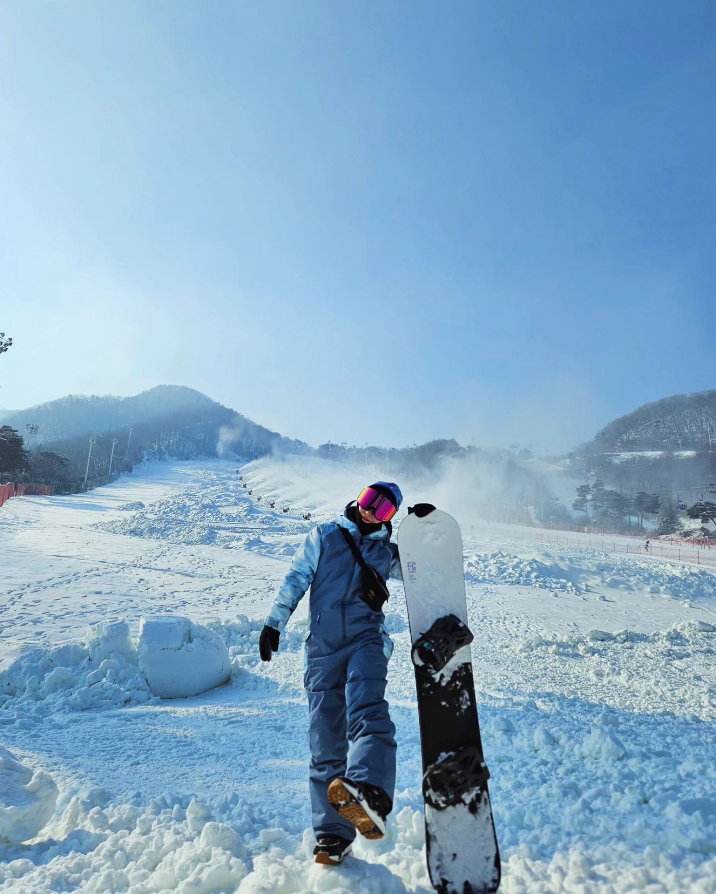 🏂..........
여기가 지산 이라규?
열일하는 지산 블루앞에서 즐거운 한컷!!
이제 시작 겨울~♡
지산이랑 함께 연말연시
.
.
.
.
#2324지산리조트 #연말이벤트 #지산한컷