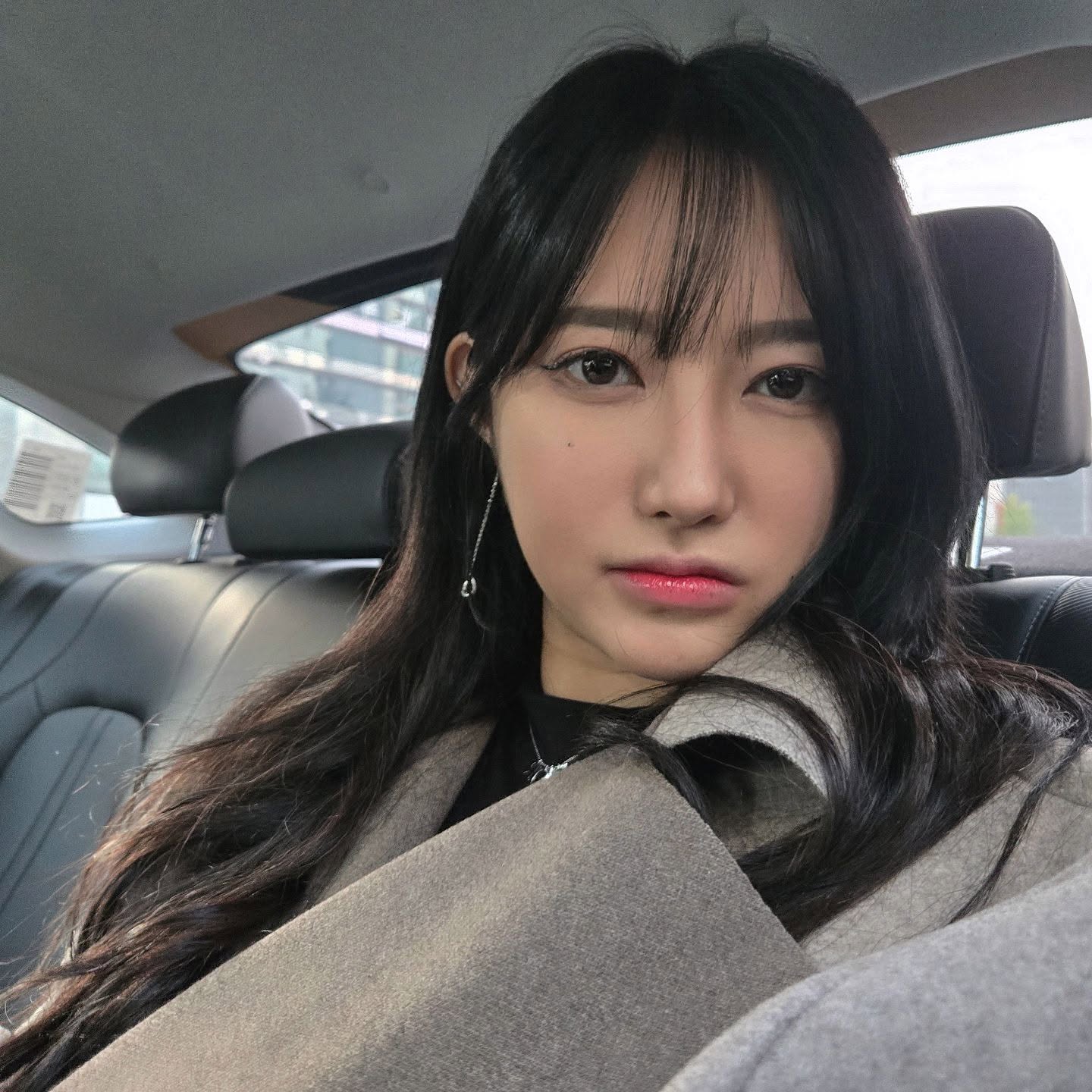업로드 없냐해서 오랜만에 사진 올림
살빠졌다는데 살빠졌다고여!!!
🧚‍♀️ 갑자기 살빠지는데 병은 아니겠....
면역력 진짜 망가졌는데 좋은병원 알려주세오..