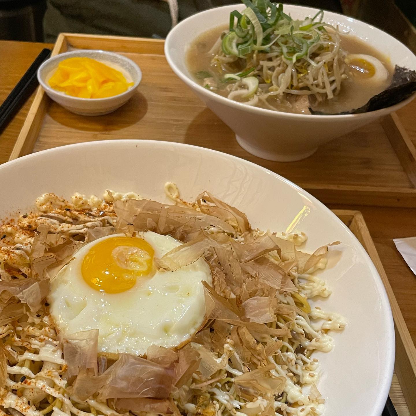 #초이라멘 #동대문맛집 
.
#라멘맛집 #낙산성곽길 #덮밥맛집 #분위기맛집 #사장님잘생김