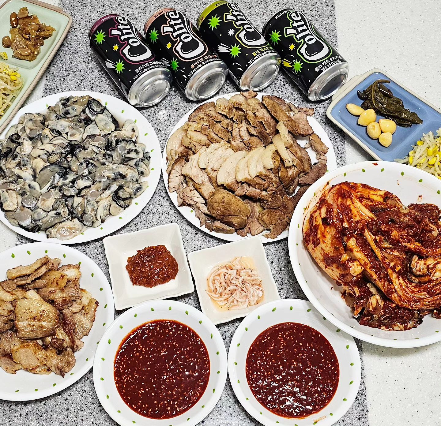 #협찬

콜라이트 제로 스타터

텁텁함이 없는 깔끔한 제로콜라로 4가지 맛
다양한 음식과 너무 잘 어울리죠
4가지맛이라 골라 마시는 재미까지
특히나 그레이프팝은 와인맛이 나는 포도맛 제로콜라에요

끝까지 깔끔한 제로콜라
우리가 찾던 제로, 콜라이트

오리지널 제로콜라
라임맛 제로콜라
복숭아맛 제로콜라
포도맛 제로콜라

이마트24 편의점에 입점되어 있어 편하게 구매 가능하답니다

colite_official

#콜라이트 #제로콜라 #콜라 #제로음료 #제로탄산 #콜라이트제로 #라임터치 #피치버블 #그레이프팝 #다이어트콜라
