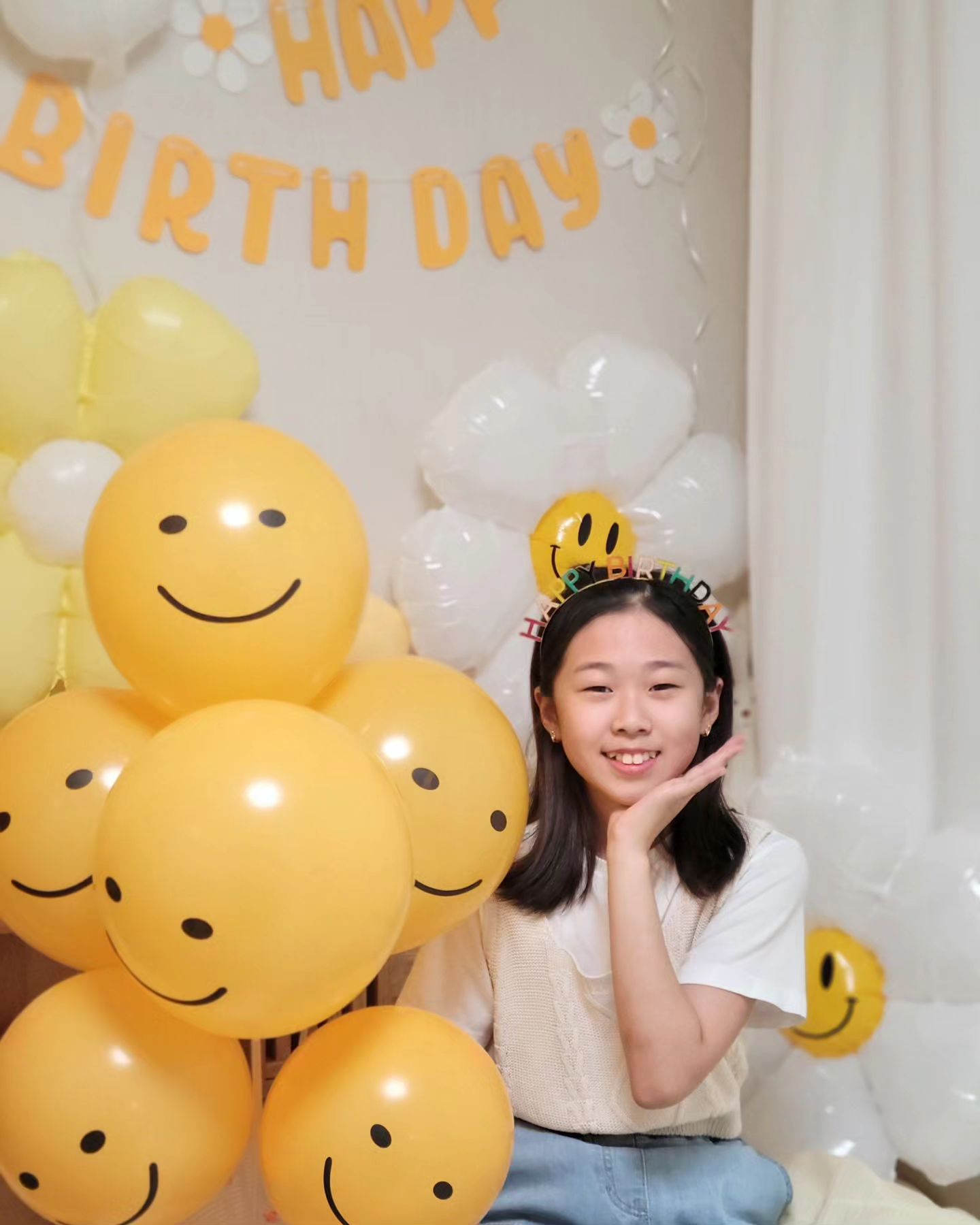 *
⠀
2024.08.07.수.
초딩언니 12살 생일 D-day🎂
⠀
원래 계획은 아빠랑 둘이 데이트였는데,
엄마 출근전 짧게나마 함께 데이트로 변경!
⠀
볼링 3게임 치고,
맘스터치 가서 햄버거&닭강정 먹고,
오락실 가서 인형뽑기 하고~
온전히 딸아이 취향의 코스😚
⠀
커피 한 잔 사들고 엄마는 출근하고
딸이랑 아빠는 이어서 데이트 하러 갔다는데
세상 부럽... 😭
⠀
⠀
#생일주간 #생일날 #12살생일 #d_day #끝이없는것만같은생일 #happybirthday #초딩언니