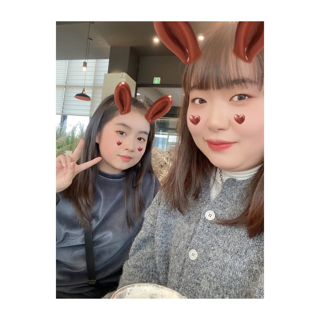 ⠀⠀⠀⠀⠀⠀⠀⠀⠀⠀⠀⠀⠀⠀⠀⠀⠀
주말에 카페나들이💕
엄마보다 더 이쁜척하는 딸랑구와🥰