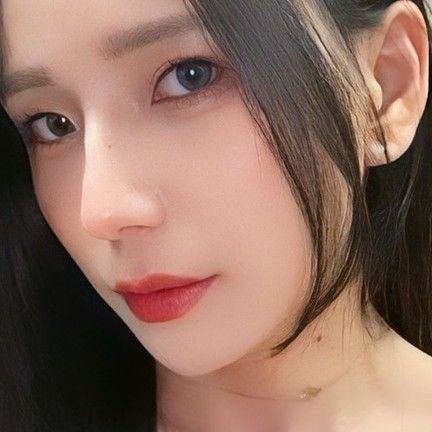 나윤 on Instagram: "#광고 @marun5_official 의 심리스 튜브탑 오프숄더 브라 너무 편안하고 흘러내리지 않아서 착용감까지 완벽해요🥰 일반 속옷 사이즈 C-E컵 착용하는데, 마른파이브의 심리스 튜