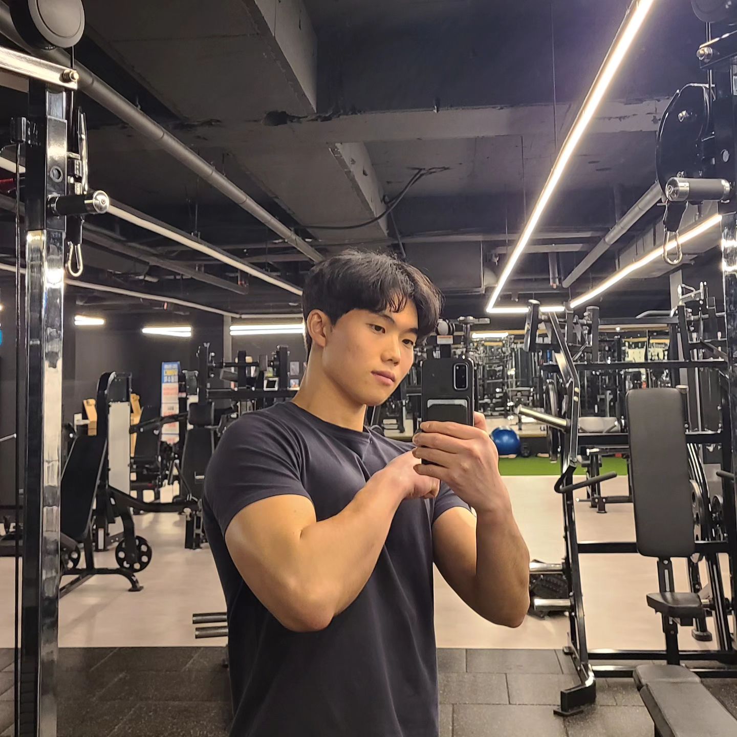 가슴 어깨 전면 측면 삼두 완료👍