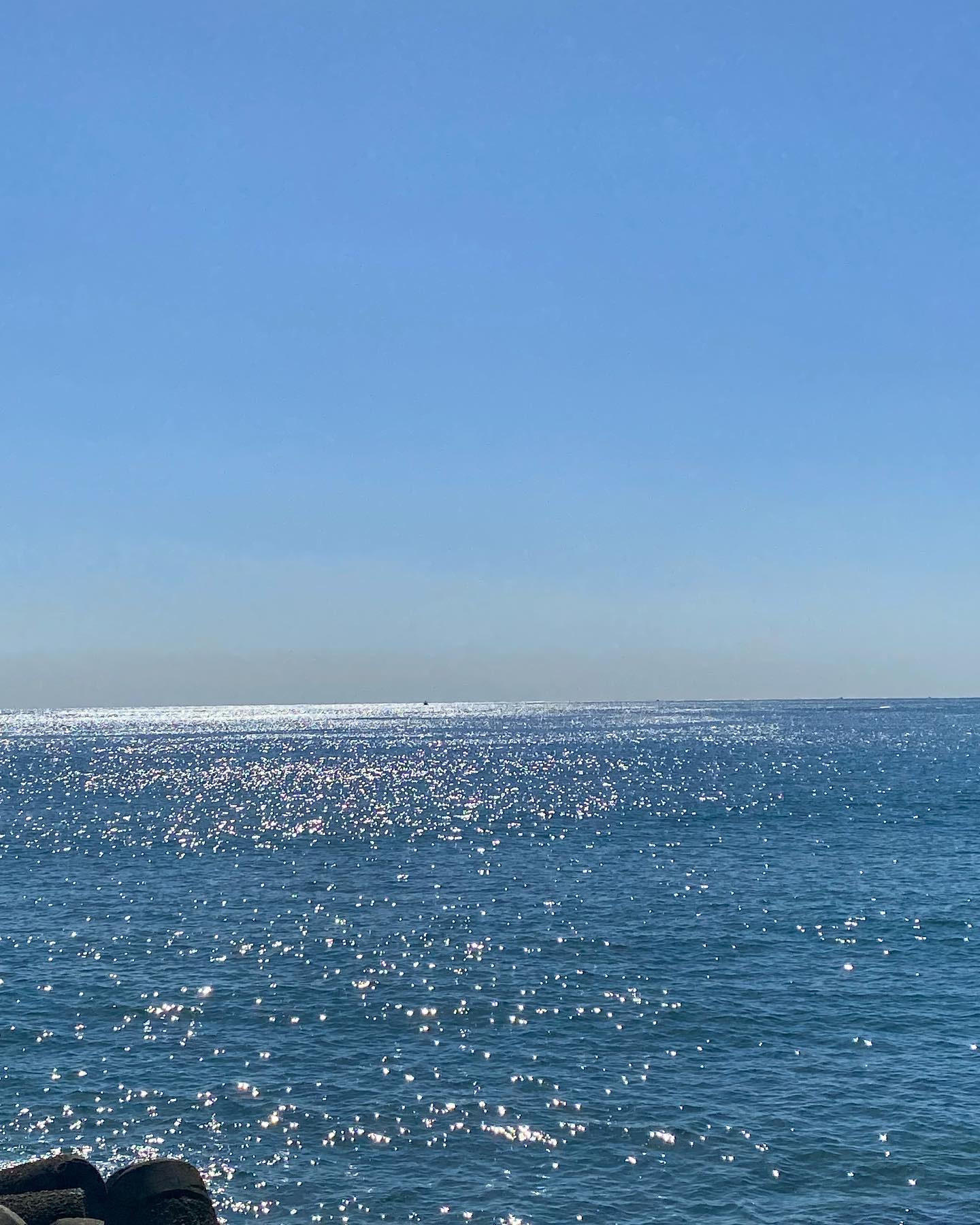 윤슬과 자연스러운 바다 색감 
츠직2네🌊🫥