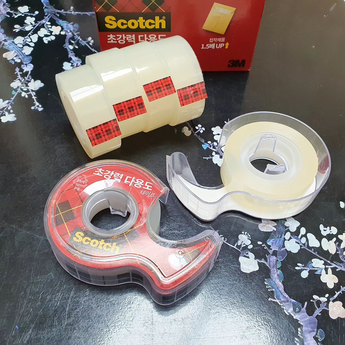 #할인구매 scotchkorea #초강력테이프 #초강력다용도

집에서 항상쓰고있는 스카치 테이프!!
초강력 다용도 테이프 써봤어요~
디스펜서 2개에 리필4롤이라 알차더라구요~!

학교에서 필요해서 첫째가 가지고다니는데
이게 제일 좋다고 하네요~

내구성도 뛰어나고 접착이 잘되서 좋더라구요!
필수 문구 아이템이라 집에없어선 안된답니다ㅎㅎ
오늘도 만들기하면서 사용하는 테이프!
3M 스카치테이프 좋아요~

#테이프디스펜서 #뷰티 #테이프리필 #3M스카치테이프 #먹방 #초강력다용도테이프 #쓰리엠테이프 #3M테이프 #일상 #육아 #스카치테이프 #맛집 #3M #스카치초강력테이프 #강력한접착력