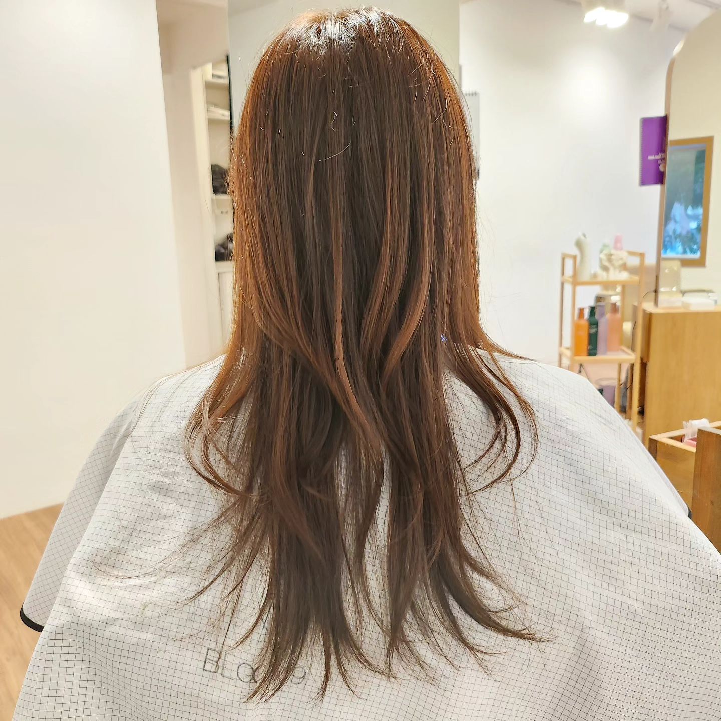 머리 많이 길었다 뿌듯

전문가의손길🤗
뿌염 클리닉 

#레이어드컷#뿌리염색잘하는곳
#아윤채클리닉
#블룸9헤어#금영화쌤추천