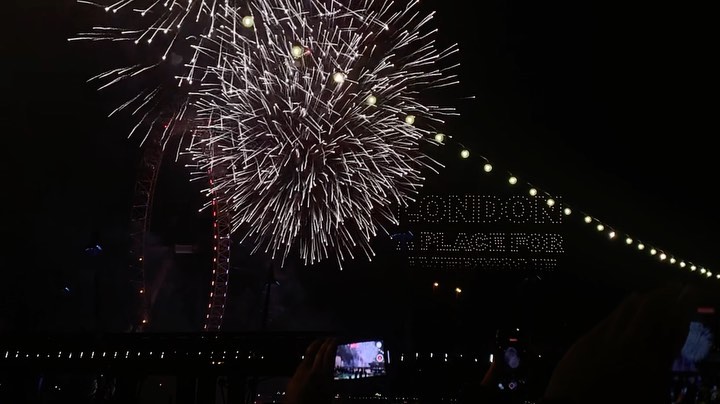 런던에서 맞이한 새해 카운트다운
파이어웍스 짱짱

#fireworks #londoneye