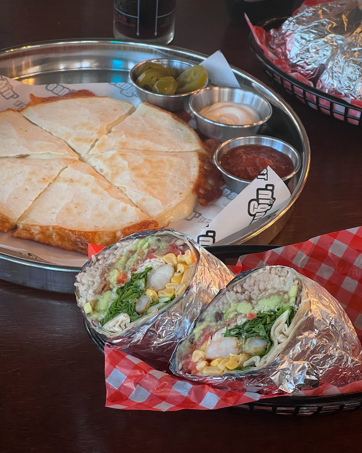 완즈이 맛꿀마

#𝐑𝐄𝐂𝐎𝐑𝐃_𝐀𝐍
✔︎ #뱅인타코 bangin.taco 
✔︎ 제주 서귀포시 대정읍 에듀시티로 74 라온프라이빗에듀 상가동 101호
✔︎ 11:00-21:30 / L.O 21:00 (월)휴무