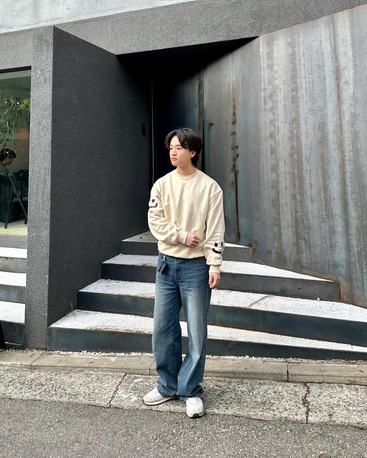 #협찬 #그레이버 
스마일 맨투맨 어떤대

graver_kr stylemate_official