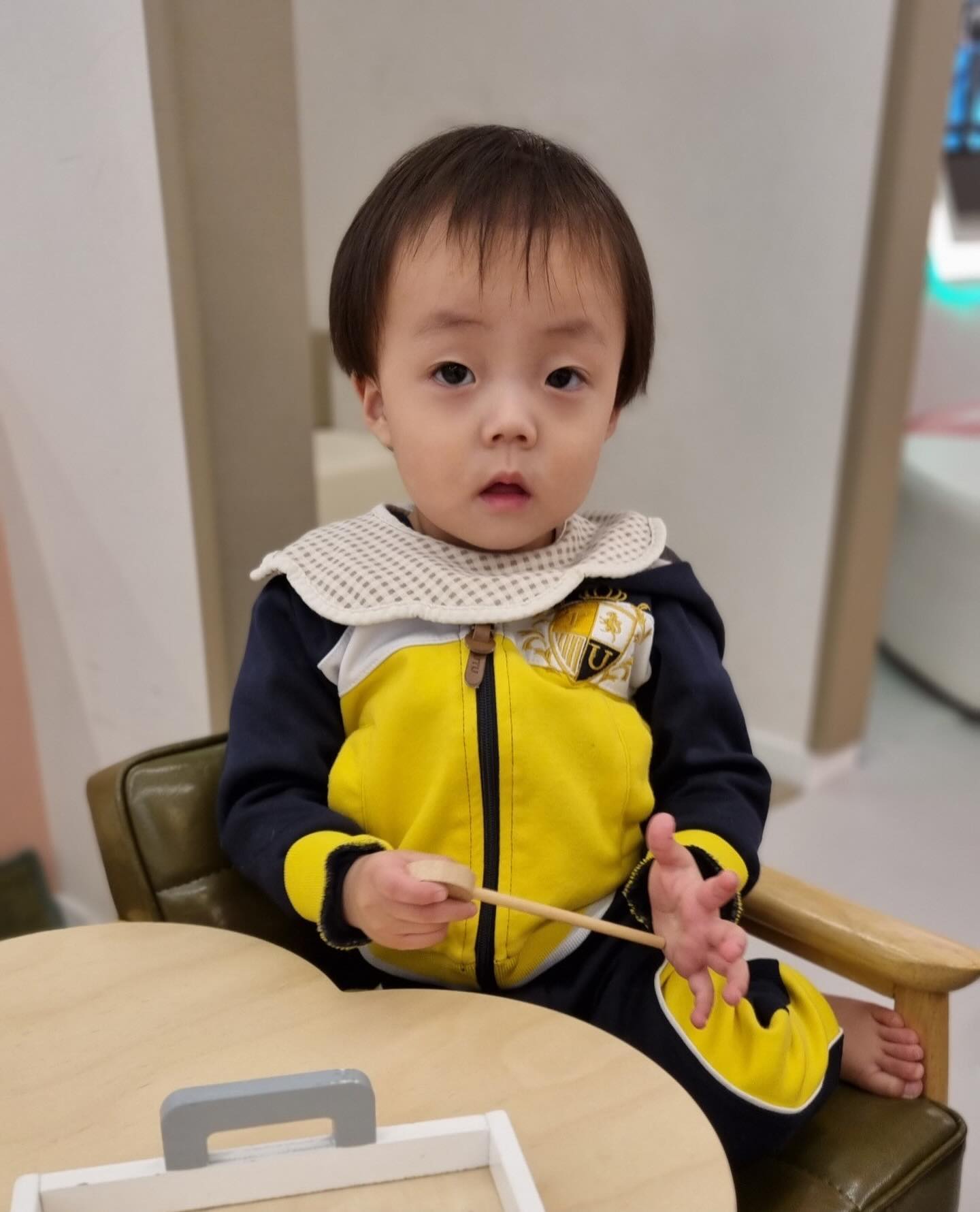 어린이집 일상 담임쌤 껌딱지 이안 ㅠ
#21개월아기#어린이집일상
#키카나들이