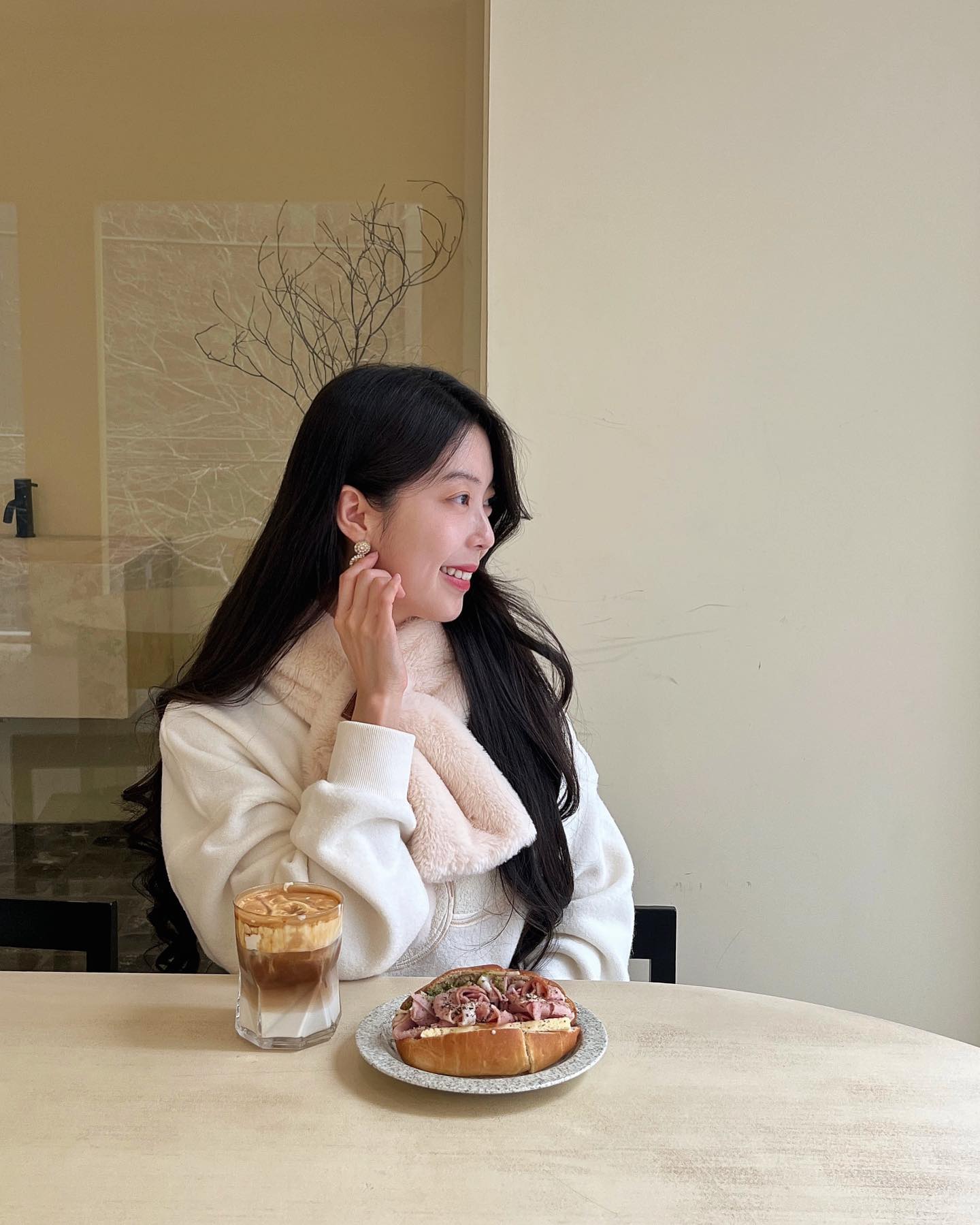 10장으로 부족한 하루🙈🤍
맥앤치즈랑 바질 잠봉 소금빵🫶🏻
붕어빵 먹으면서 수성못 산책하고 싶었는데 가는 길에 붕어빵 파는 곳이 없어서 실패🥲
요즘 호떡이랑 붕어빵 생각나🥹