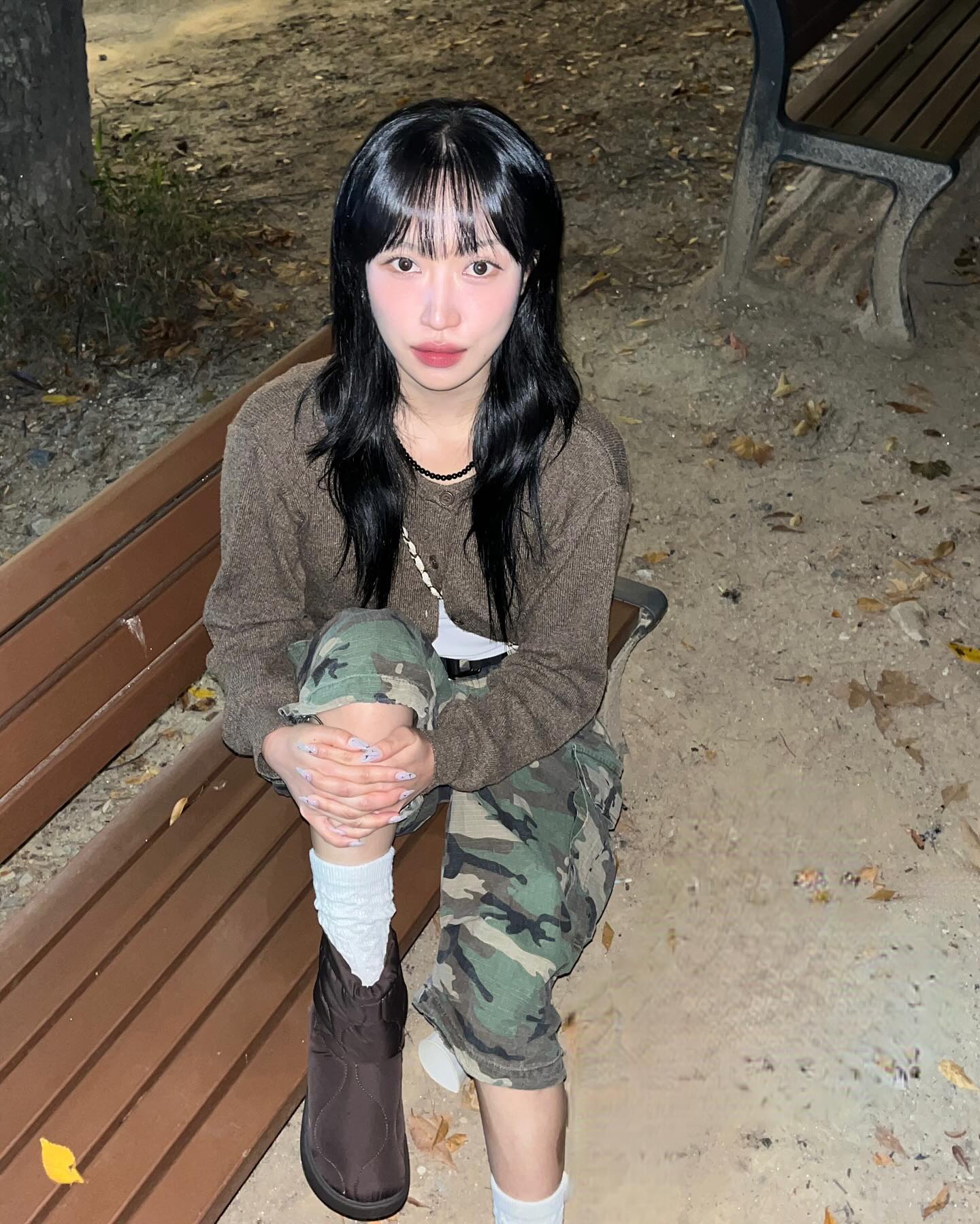 #광고

수면양말 안 벗고 나온 줄 알았지 모야
색감 따악 내 스탈🤎

#무신사 #케즈 #패딩부츠 #겨울코디 #겨울신발