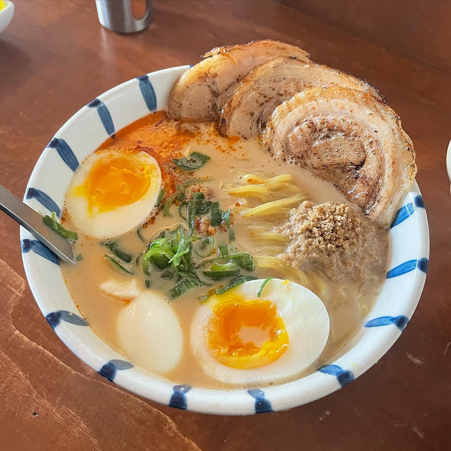 🌞샤로수길 호랑이면
.
점심시간에도 종종 가는 탄탄면 맛집 호랑이면🐯 한국인 입맛에 딱 맞는 탄탄면이당 사골이라 국물이 엄청 찐~하고 맛죻음💗
.
.
.
.
.
#먹스타홍홍 #탄탄면 #호랑이면
