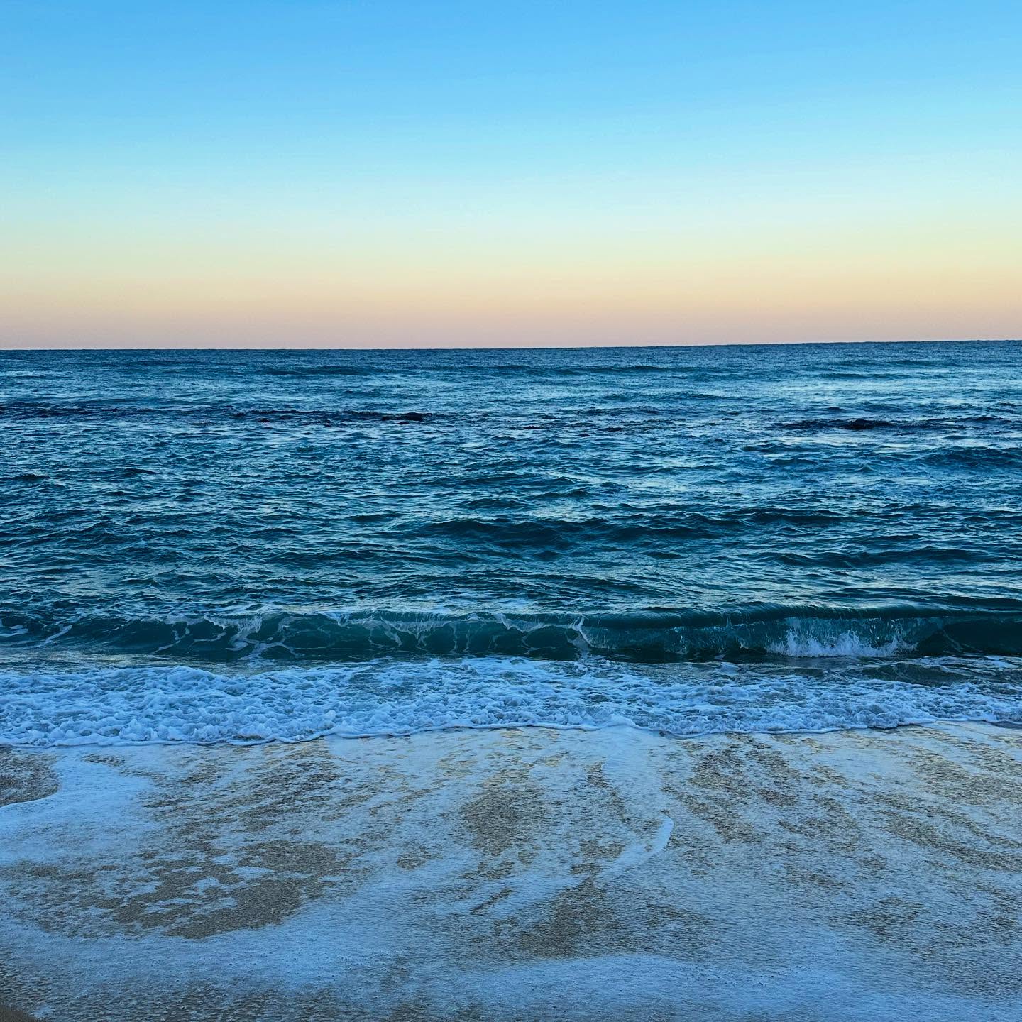 첫 혼자 여행🌊
겁도 나고 걱정도 했지만 괜한 짓이었고
행복으로 꽉꽉 눌러담은 여행🩵
종종 혼자 다녀야지😝