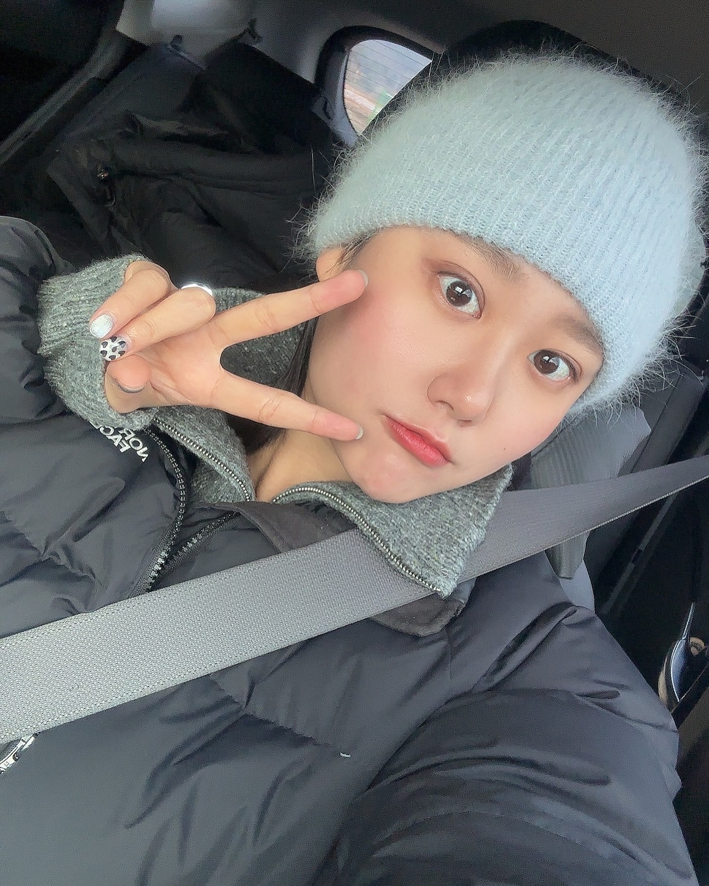 진짜 낼모레 30이지만 Vv는 못잃어 〰️🥴