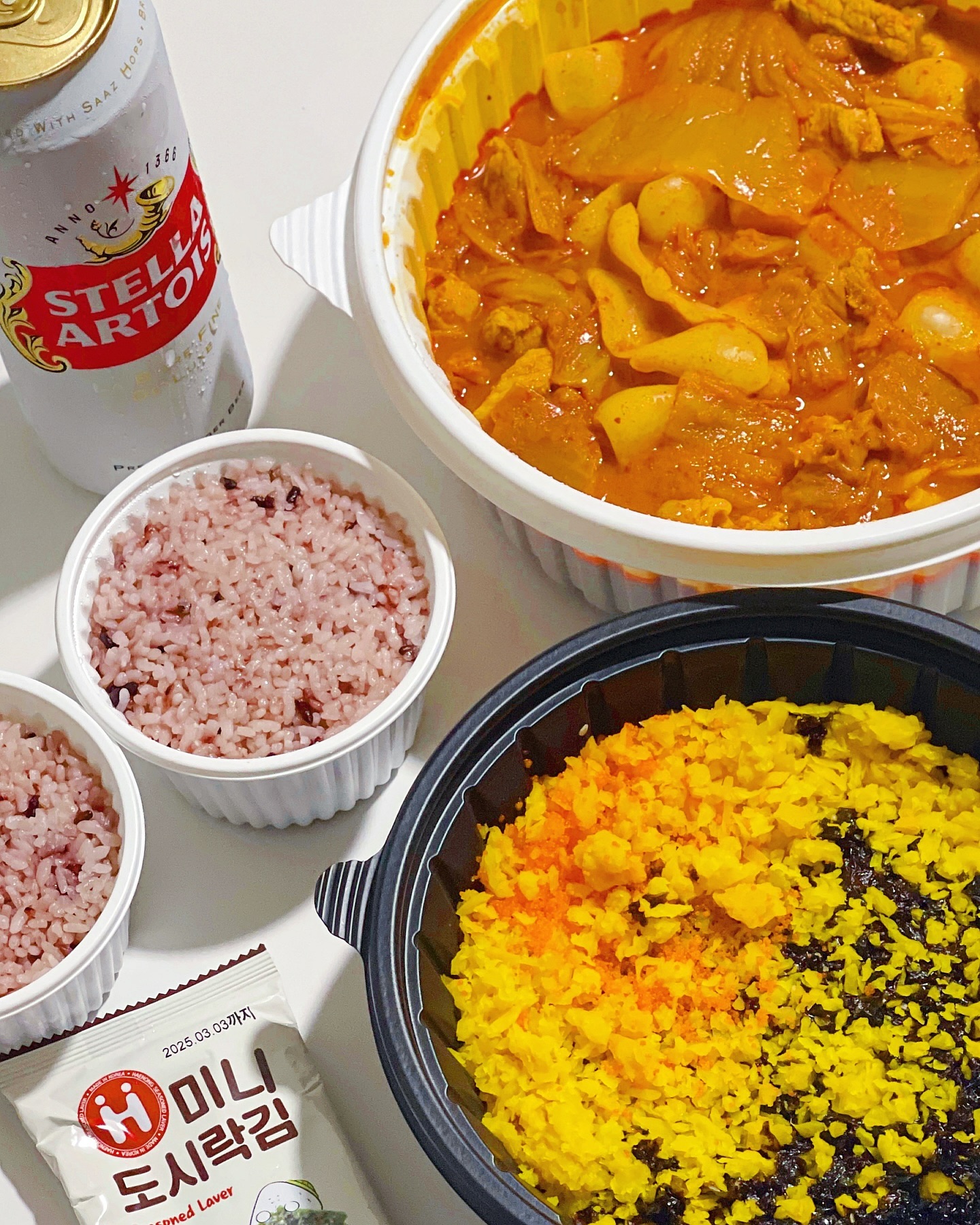 #광고 | #배달의민족
오늘의 야식 고기 많이 들어간 김치찜🫶🏻
고기폭탄에, 수제비추가, 계란찜서비스
든든하고, 좀 더 건강한 메뉴 아닌가요🙄
아무리 제 쏘울푸드는 역시 김치 !
요새 저는 아주 잘 먹고 다니고 이쒀요
묵혀논 사진도 조금씩 올려볼게요💞
 
inflca stellaartoiskr #스텔라아르투아
*경고: 지나친 음주는 뇌졸중/기억력 손상이나 치매를 유발합니다. 임신 중 음주는 기형아 출생 위험을 높입니다. 제조사/판매사: 오비맥주