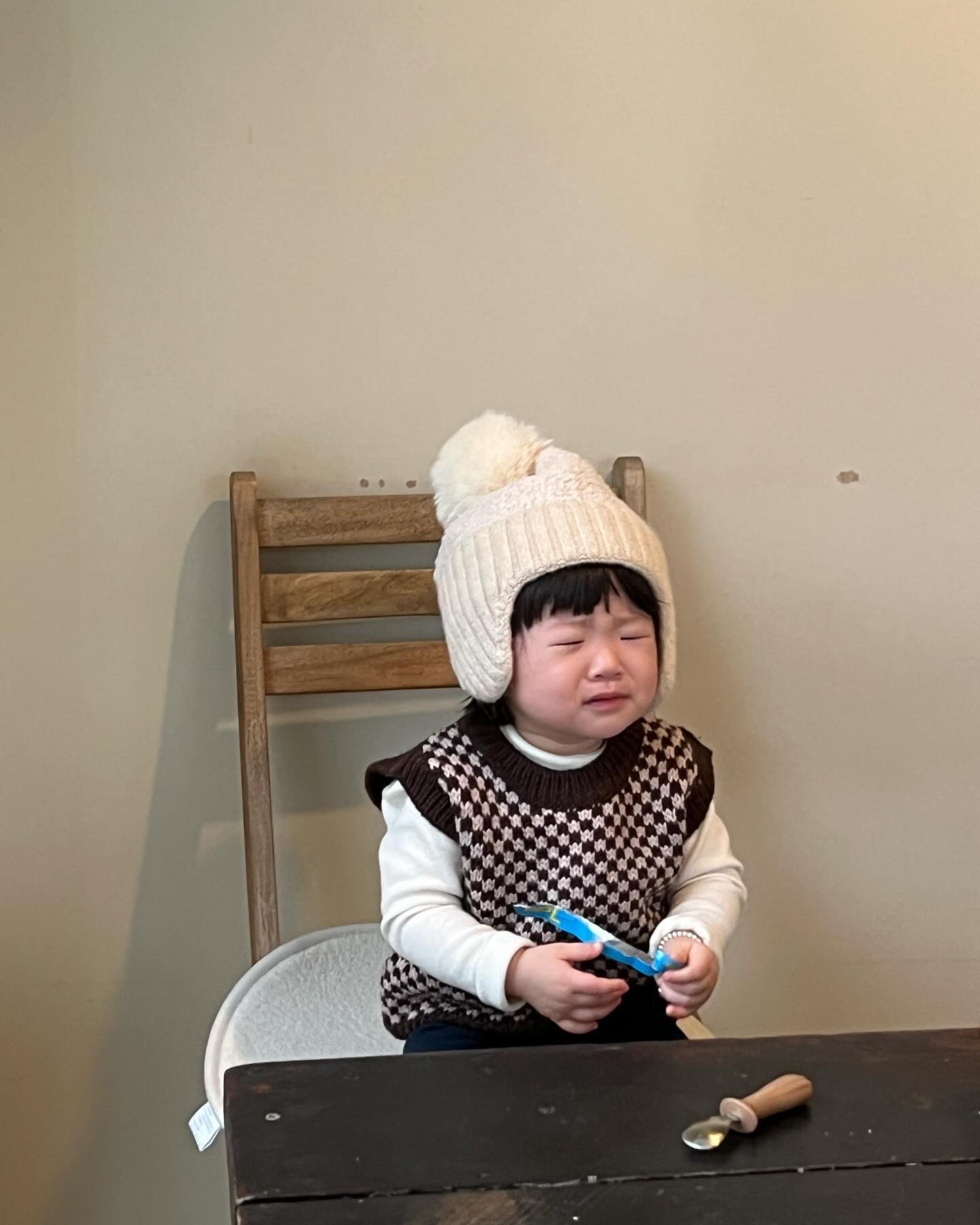 ఇ 

왜 맹날 엄마만 맛있는거 먹어어ㅓㅓㅓ😩😩😩
