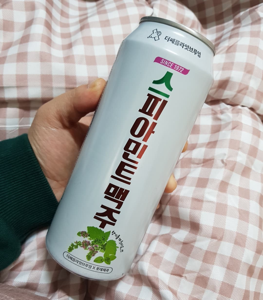 ja_wall_jeung on Instagram: “신기한맥주🍺 세븐일레븐 편의점에서 발견한 특이한맥주!!! 스피아민트맥주! 최애껌이였는데 맥주로?! 마셨을때 스피아민트 껌을 1,2분간 씹고 맥주를 마시는 것같