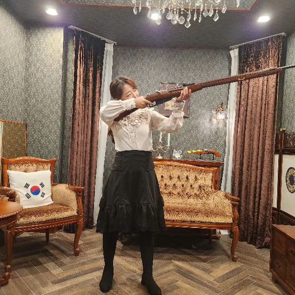 2023.10.1.일
❤ + 253

추석 특집 4일차
🧡 휴게소 점심 : 대(김치라면 + 밥) , 단(제육)
💛 휴게소 카페 : 대(화이트초코) , 단(다크초코)
💚 순천에서 용인까지 8시간 걸림... 하..
🩵 용인 한국민속촌
💙 민속촌 저녁 : 대(한우곰탕) , 단(주막국밥) , 김치전 , 음료
💜 민속촌 간식 : 대(회오리감자) , 단(토네이도핫도그)