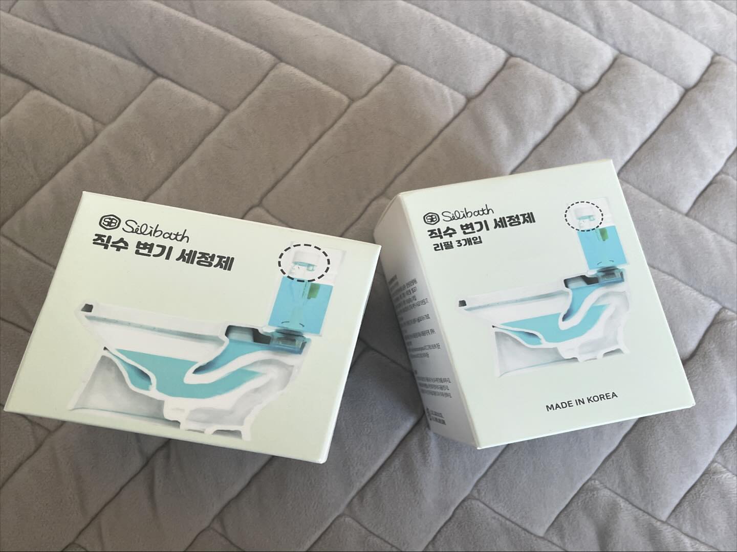 #협찬 silibath_korea #변기세정제 #자동변기세정제 #직수변기세정제 #변기클리너

색감이굿  변기세정제!!
눈에안보이는곳까지!!!보충수 수조, 보충수 배관까지 청소가 되는 깔끔한 변기세정제!!
퐁당 빠트려서 쓰는 세정제노노 
수조 안 찌꺼기가 남지 않는 변기세정제!!
설치 후 세정제가 녹을 수 있게 3~5회 정도 물내림이 필요합니다변기의 수온, 수압에 따라 사용 기간이 달라질 수 있습니다.
부모님집에 선물용으로도 귯굿
무릎아프시고허리아푸신 부모님께 변기통뒤부분까지청소하기 힘드시잖아요 요고하나 설치해드리면 귯귯
