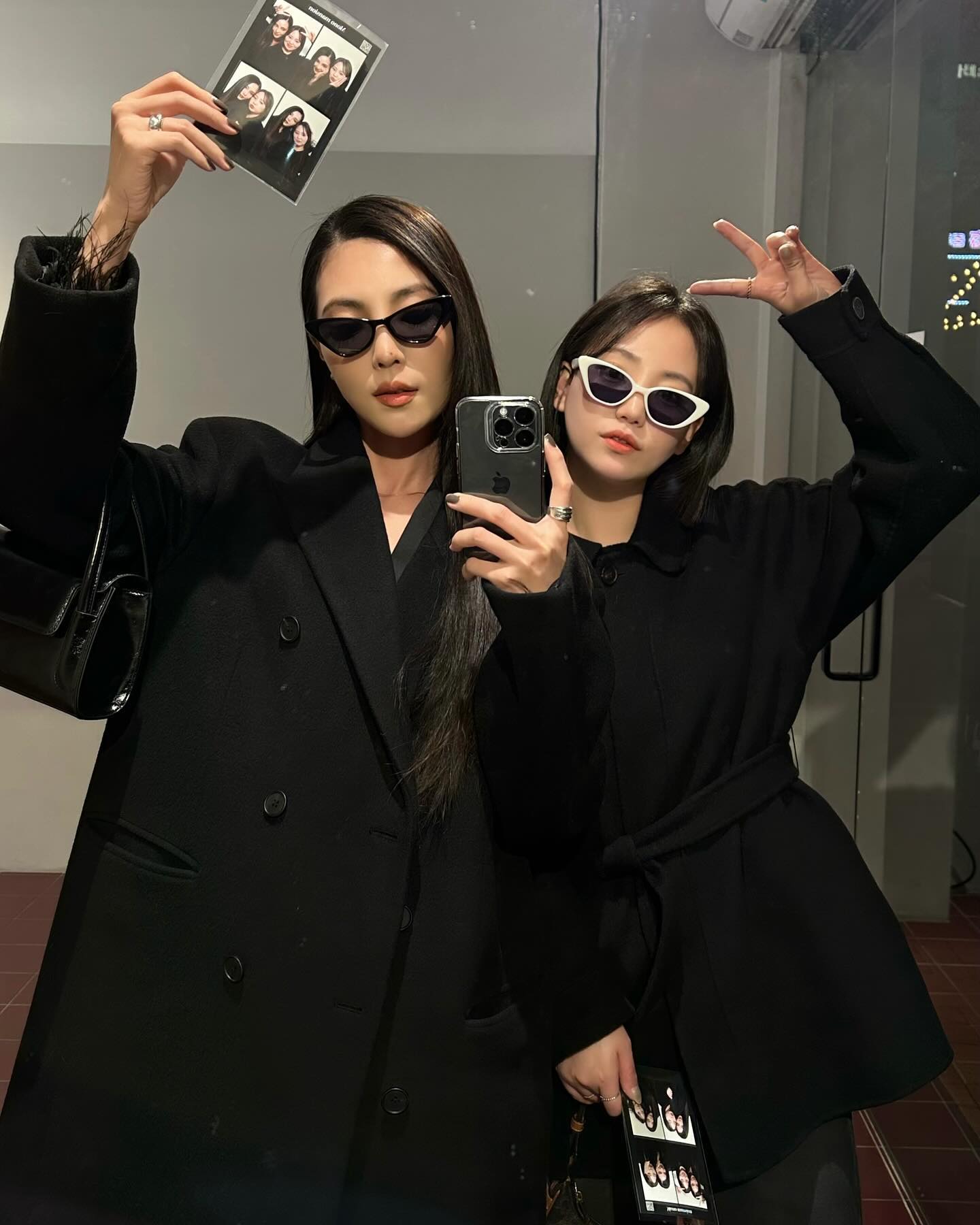 2박 3일이 눈 깜짝할 새에 흘러가는동안 남겨본 우리 🖤
남는게 사진이다 하고 별걸 다 찍은 내 앨범 보니 참 잘했다 싶다 !
지내는동안 불편한거 없는지 자꾸 살펴봐주고 ,
하나하나 신경써줘서 너무 감사했던 연희부부 🖤

우리 곧 또 만나 ! 내 첫 원주여행 행복했다 !